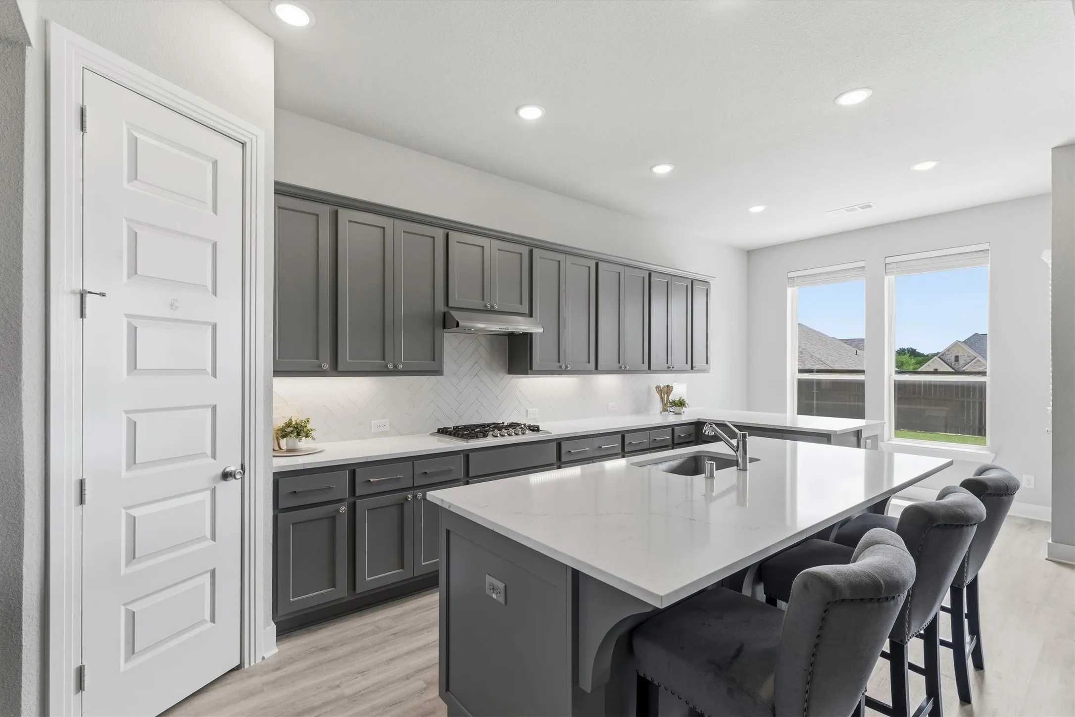 Single Family Residence For Sale in Denton County , 1108 Claiborne Drive, Aubrey, Texas 76227, 4 Bedroom, 3 Bathroom, 3 Garage spaces, 2,497 Sqft, built in 2020, mls#21273325, Real Estate Agent in Aubrey, Homes For Sale in Denton county, Homes For Sale in Aubrey, Realtor in Aubrey Texas, Real Estate Brokerage Independent Realty Texas, Luminita Cordes Realtor