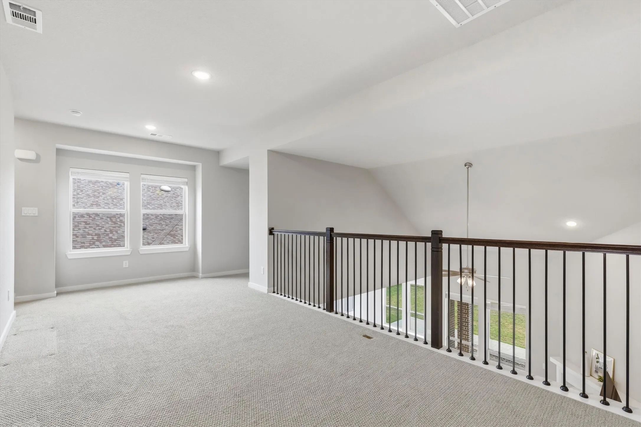 Single Family Residence For Sale in Denton County , 1108 Claiborne Drive, Aubrey, Texas 76227, 4 Bedroom, 3 Bathroom, 3 Garage spaces, 2,497 Sqft, built in 2020, mls#21273325, Real Estate Agent in Aubrey, Homes For Sale in Denton county, Homes For Sale in Aubrey, Realtor in Aubrey Texas, Real Estate Brokerage Independent Realty Texas, Luminita Cordes Realtor