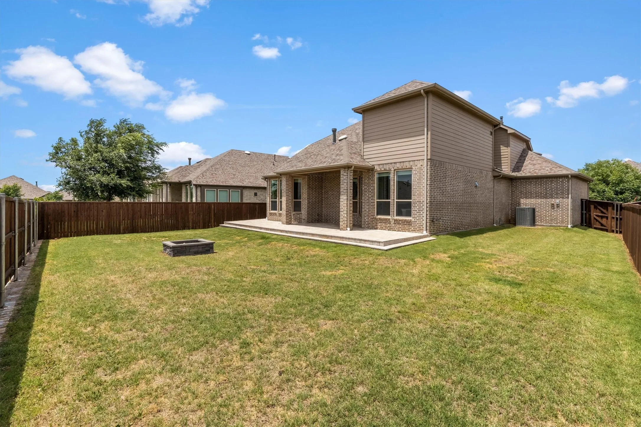Single Family Residence For Sale in Denton County , 1108 Claiborne Drive, Aubrey, Texas 76227, 4 Bedroom, 3 Bathroom, 3 Garage spaces, 2,497 Sqft, built in 2020, mls#21273325, Real Estate Agent in Aubrey, Homes For Sale in Denton county, Homes For Sale in Aubrey, Realtor in Aubrey Texas, Real Estate Brokerage Independent Realty Texas, Luminita Cordes Realtor