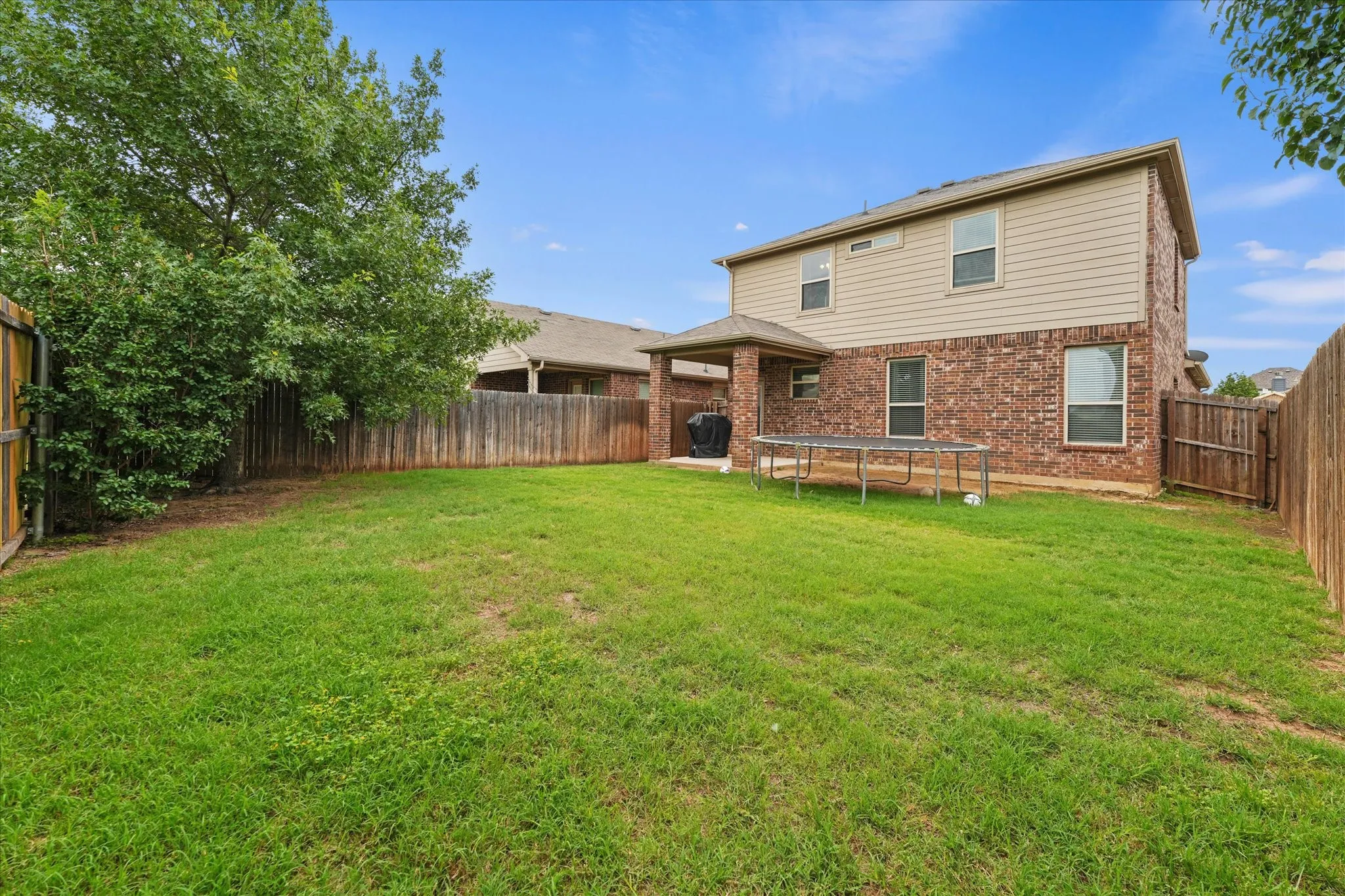 Single Family Residence For Sale in Denton County , 8833 Tenderfoot Lane, Aubrey, Texas 76227, 4 Bedroom, 3 Bathroom, 2 Garage spaces, 1,555 Sqft, built in 2016, mls#21273501, Real Estate Agent in Aubrey, Homes For Sale in Denton county, Homes For Sale in Aubrey, Realtor in Aubrey Texas, Real Estate Brokerage Independent Realty Texas, Luminita Cordes Realtor