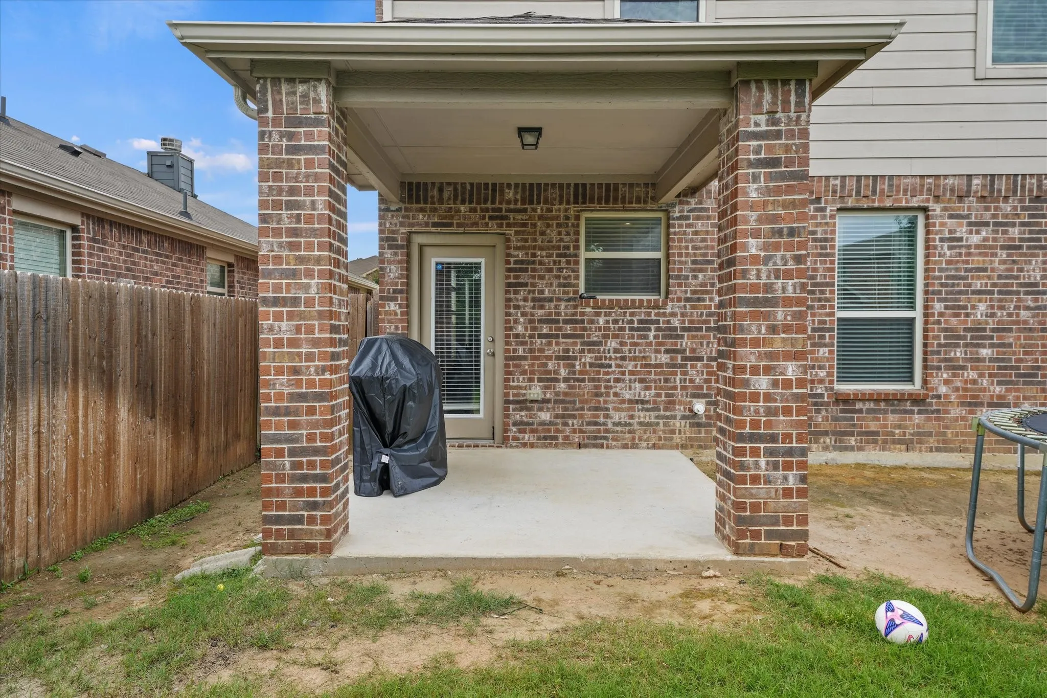 Single Family Residence For Sale in Denton County , 8833 Tenderfoot Lane, Aubrey, Texas 76227, 4 Bedroom, 3 Bathroom, 2 Garage spaces, 1,555 Sqft, built in 2016, mls#21273501, Real Estate Agent in Aubrey, Homes For Sale in Denton county, Homes For Sale in Aubrey, Realtor in Aubrey Texas, Real Estate Brokerage Independent Realty Texas, Luminita Cordes Realtor