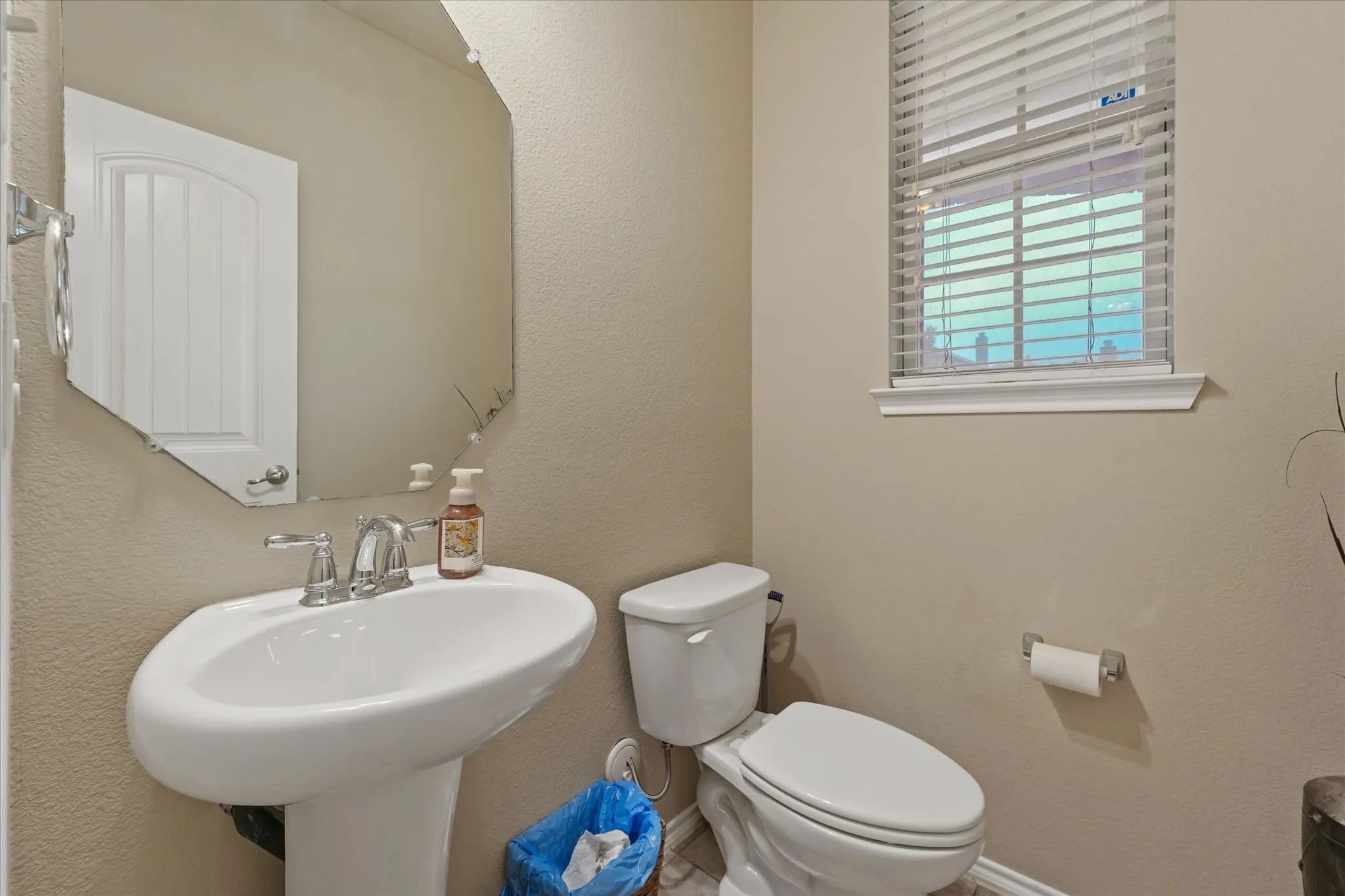 Single Family Residence For Sale in Denton County , 8833 Tenderfoot Lane, Aubrey, Texas 76227, 4 Bedroom, 3 Bathroom, 2 Garage spaces, 1,555 Sqft, built in 2016, mls#21273501, Real Estate Agent in Aubrey, Homes For Sale in Denton county, Homes For Sale in Aubrey, Realtor in Aubrey Texas, Real Estate Brokerage Independent Realty Texas, Luminita Cordes Realtor