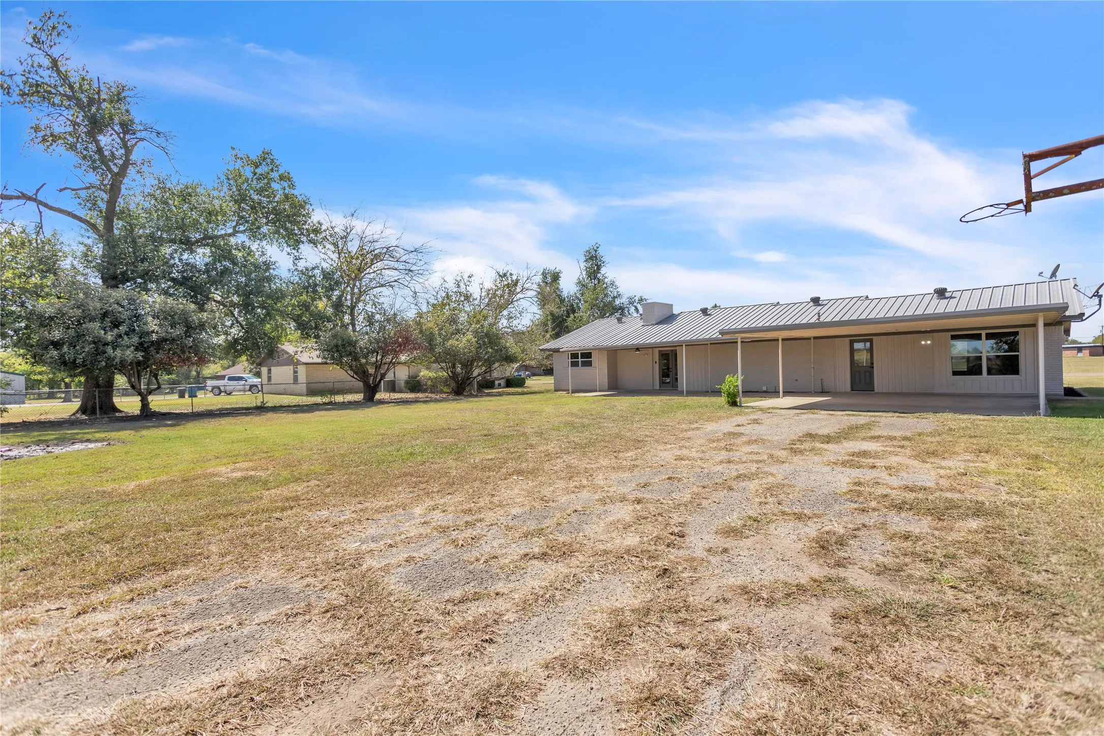 Single Family Residence For Sale in Freestone County , 110 Twin Circle, Wortham, Texas 76693, 3 Bedroom, 2 Bathroom, Garage spaces, 2,023 Sqft, built in 1970, mls#21273535, Real Estate Agent in Wortham, Homes For Sale in Freestone county, Homes For Sale in Wortham, Realtor in Wortham Texas, Real Estate Brokerage Independent Realty Texas, Luminita Cordes Realtor