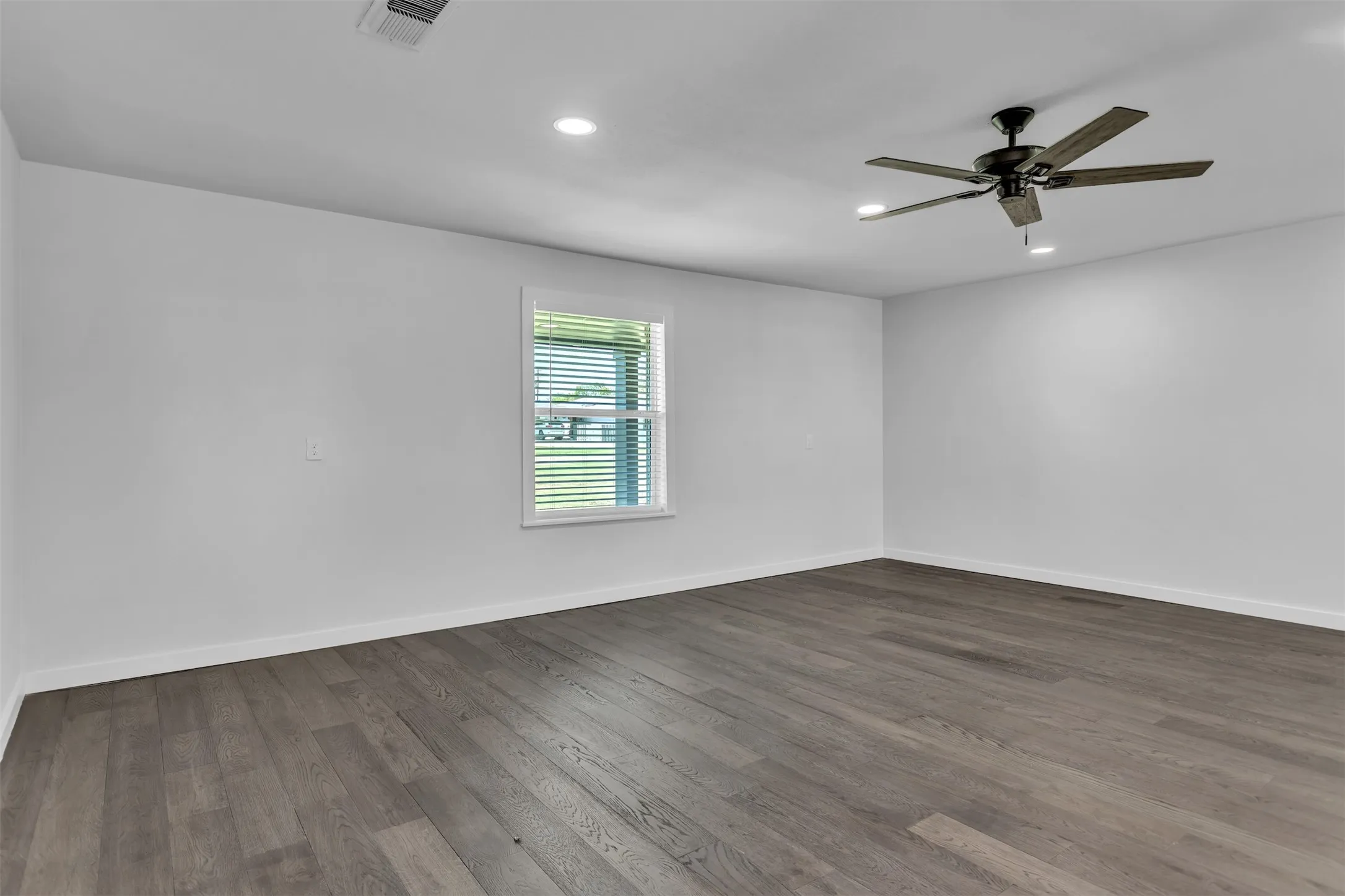 Single Family Residence For Sale in Freestone County , 110 Twin Circle, Wortham, Texas 76693, 3 Bedroom, 2 Bathroom, Garage spaces, 2,023 Sqft, built in 1970, mls#21273535, Real Estate Agent in Wortham, Homes For Sale in Freestone county, Homes For Sale in Wortham, Realtor in Wortham Texas, Real Estate Brokerage Independent Realty Texas, Luminita Cordes Realtor