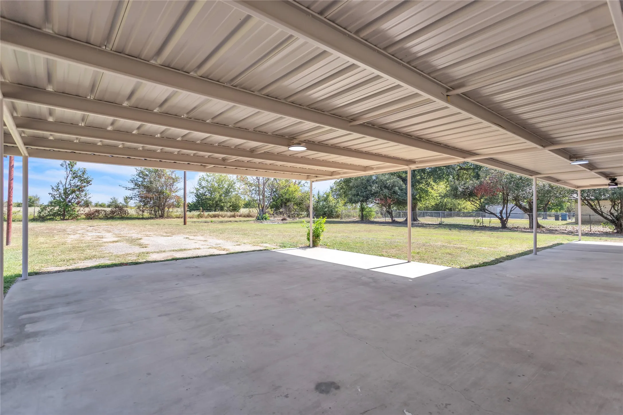 Single Family Residence For Sale in Freestone County , 110 Twin Circle, Wortham, Texas 76693, 3 Bedroom, 2 Bathroom, Garage spaces, 2,023 Sqft, built in 1970, mls#21273535, Real Estate Agent in Wortham, Homes For Sale in Freestone county, Homes For Sale in Wortham, Realtor in Wortham Texas, Real Estate Brokerage Independent Realty Texas, Luminita Cordes Realtor