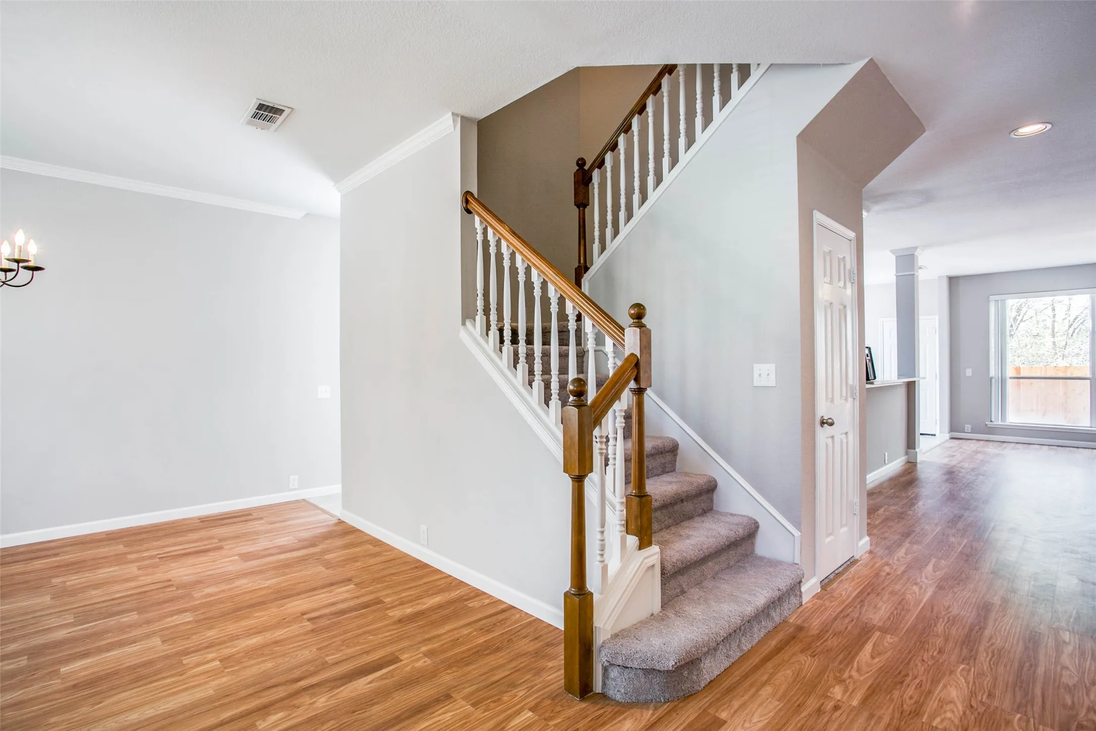 Single Family Residence For Rent in Rockwall County , 449 Sausalito Drive, Rockwall, Texas 75087, 5 Bedroom, 3 Bathroom, 2 Garage spaces, 3,036 Sqft, built in 2003, mls#21263291, Real Estate Agent in Rockwall, Homes For Rent in Rockwall county, Homes For Rent in Rockwall, Realtor in Rockwall Texas, Real Estate Brokerage Independent Realty Texas, Luminita Cordes Realtor