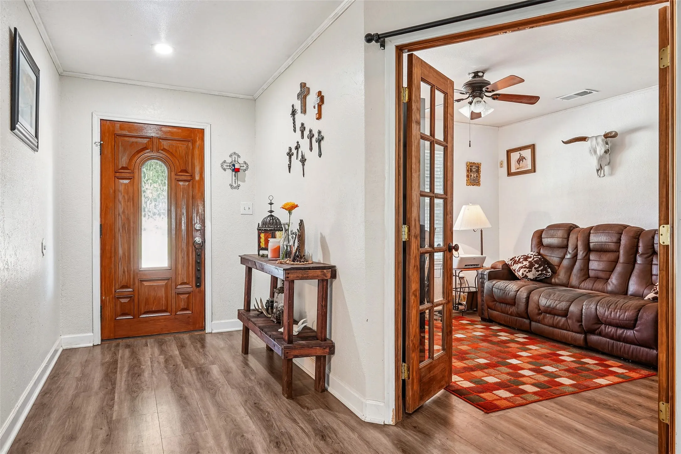 Single Family Residence For Sale in Ellis County , 211 Ashford Lane, Midlothian, Texas 76065, 3 Bedrooms, 2 Bathrooms, 2 Garage spaces, 2,165 Sqft, built in 1997, Price $408,000, mls#21256500, Real Estate Agent in Midlothian, Homes For Sale in Ellis county, Homes For Sale in Midlothian, Realtor in Midlothian Texas, Real Estate Brokerage Independent Realty Texas, Luminita Cordes Realtor