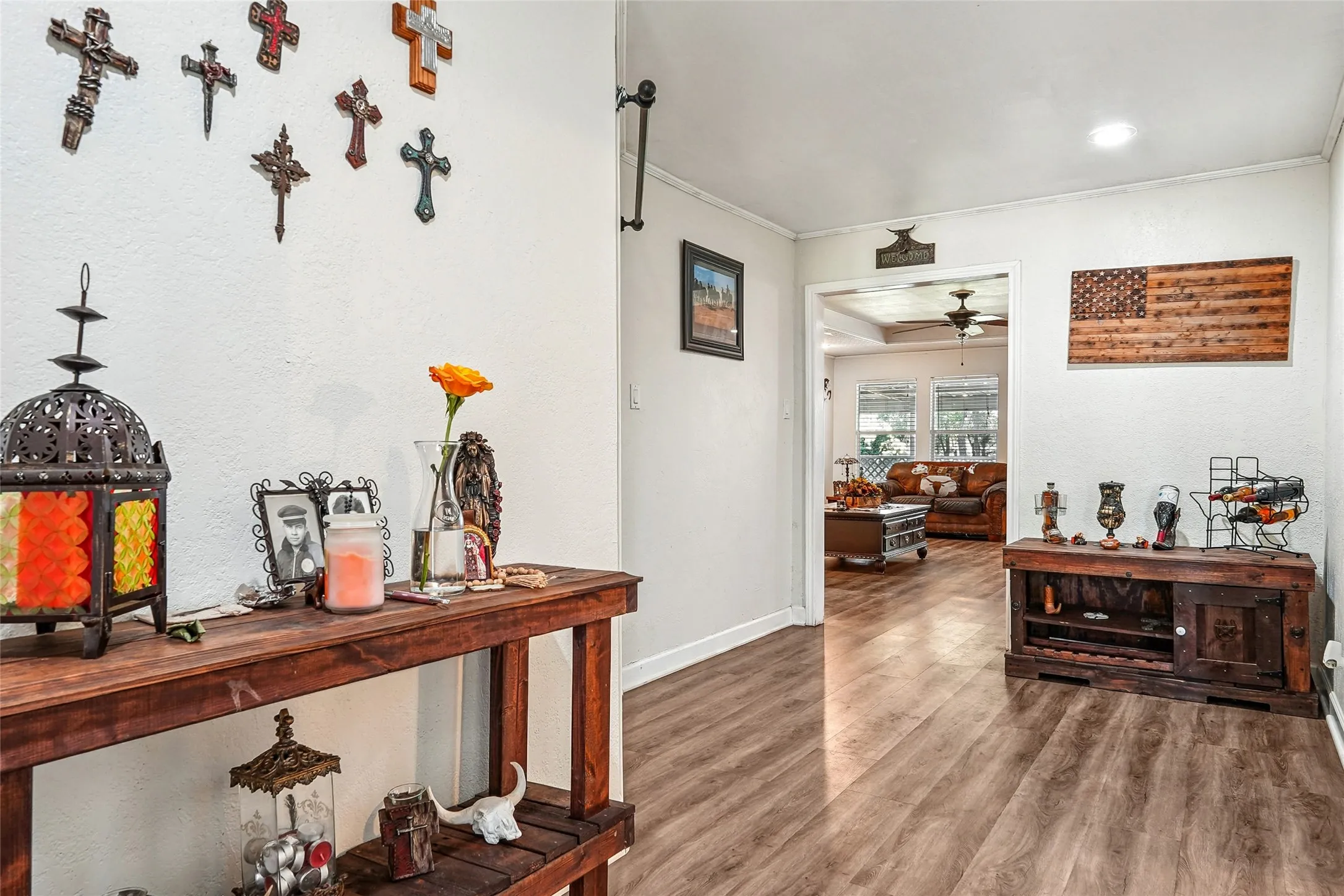 Single Family Residence For Sale in Ellis County , 211 Ashford Lane, Midlothian, Texas 76065, 3 Bedrooms, 2 Bathrooms, 2 Garage spaces, 2,165 Sqft, built in 1997, Price $408,000, mls#21256500, Real Estate Agent in Midlothian, Homes For Sale in Ellis county, Homes For Sale in Midlothian, Realtor in Midlothian Texas, Real Estate Brokerage Independent Realty Texas, Luminita Cordes Realtor