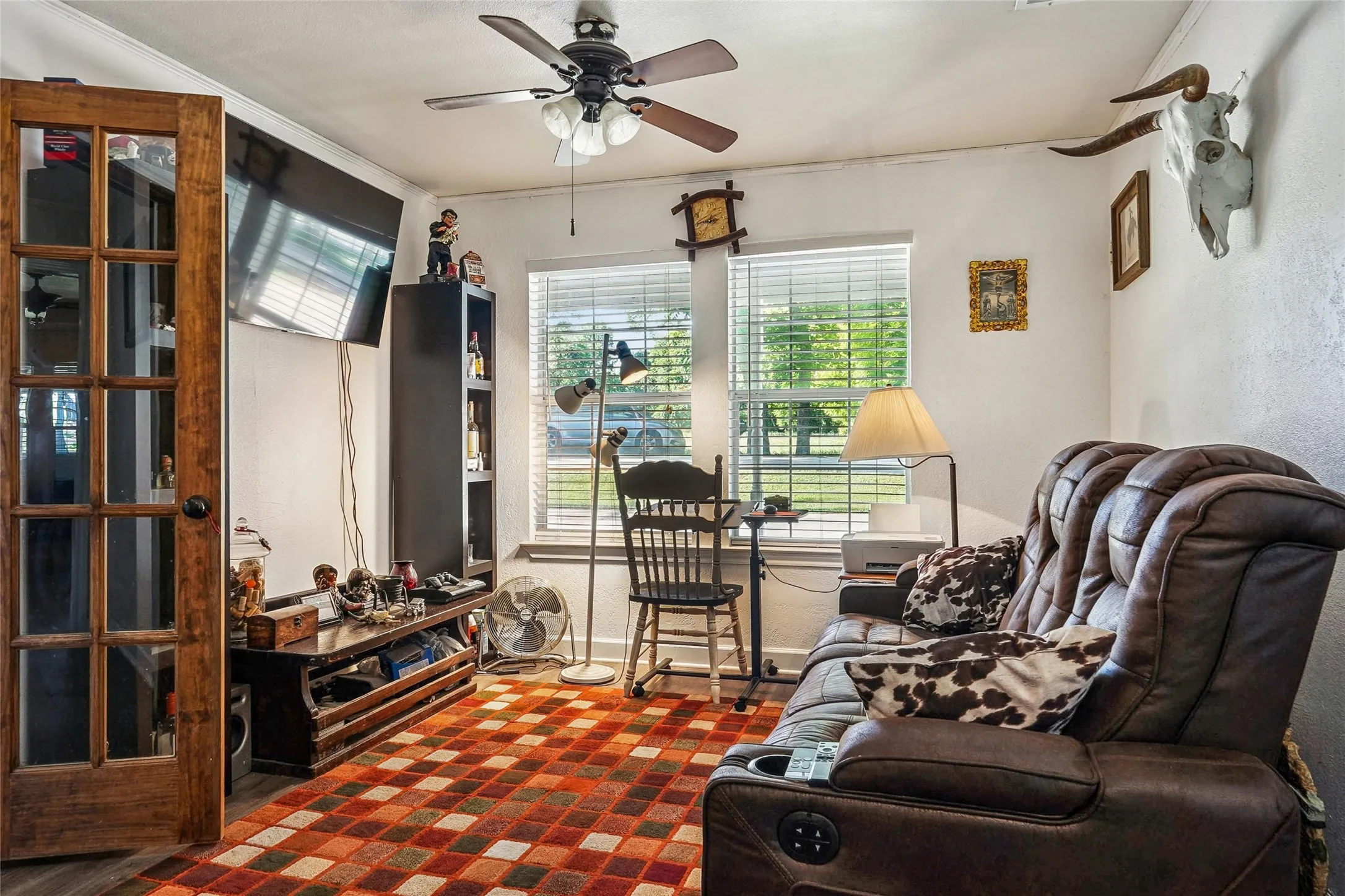 Single Family Residence For Sale in Ellis County , 211 Ashford Lane, Midlothian, Texas 76065, 3 Bedrooms, 2 Bathrooms, 2 Garage spaces, 2,165 Sqft, built in 1997, Price $408,000, mls#21256500, Real Estate Agent in Midlothian, Homes For Sale in Ellis county, Homes For Sale in Midlothian, Realtor in Midlothian Texas, Real Estate Brokerage Independent Realty Texas, Luminita Cordes Realtor