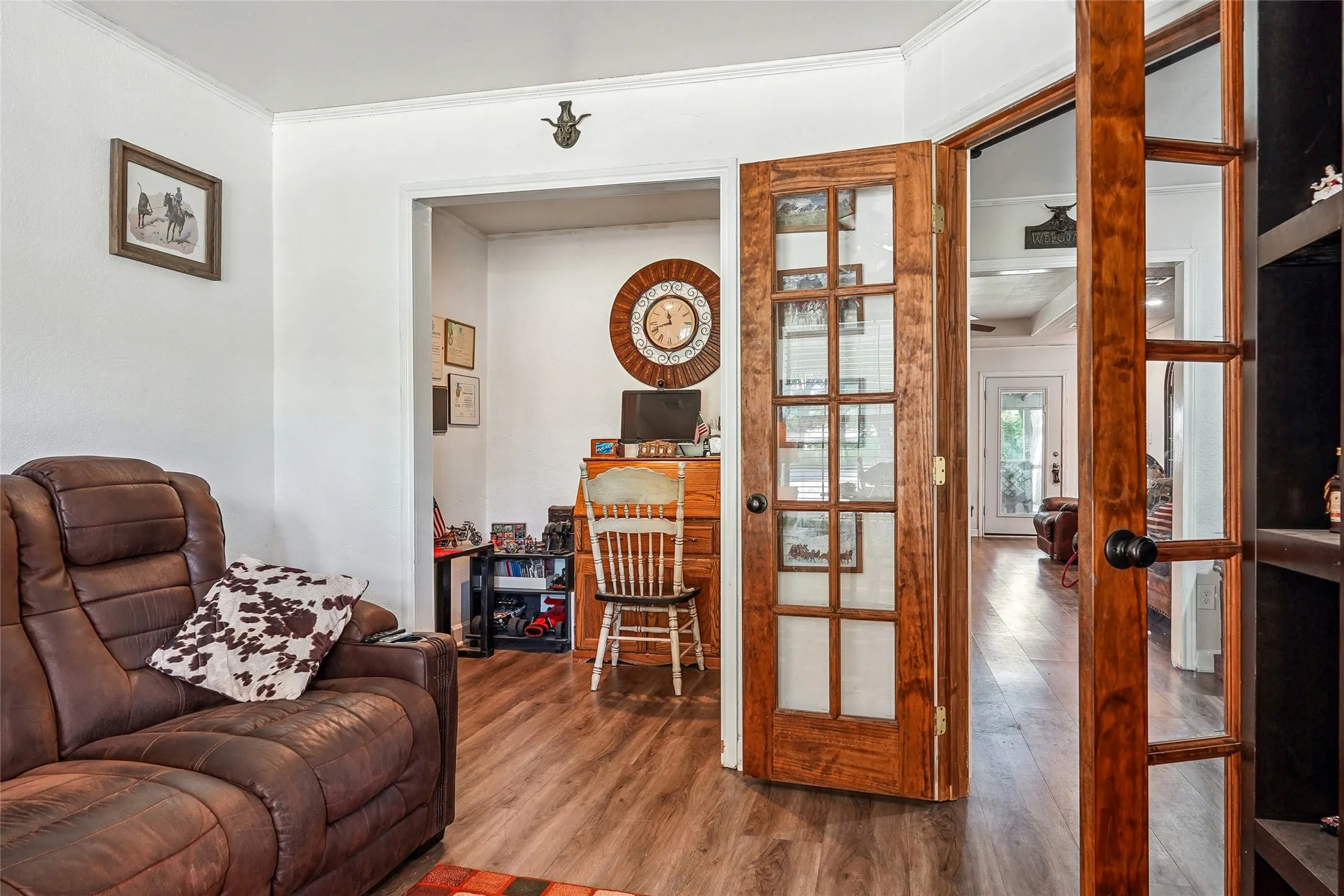 Single Family Residence For Sale in Ellis County , 211 Ashford Lane, Midlothian, Texas 76065, 3 Bedrooms, 2 Bathrooms, 2 Garage spaces, 2,165 Sqft, built in 1997, Price $408,000, mls#21256500, Real Estate Agent in Midlothian, Homes For Sale in Ellis county, Homes For Sale in Midlothian, Realtor in Midlothian Texas, Real Estate Brokerage Independent Realty Texas, Luminita Cordes Realtor