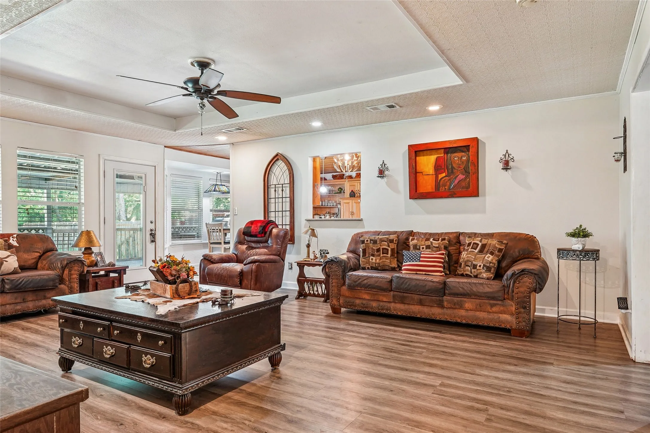 Single Family Residence For Sale in Ellis County , 211 Ashford Lane, Midlothian, Texas 76065, 3 Bedrooms, 2 Bathrooms, 2 Garage spaces, 2,165 Sqft, built in 1997, Price $408,000, mls#21256500, Real Estate Agent in Midlothian, Homes For Sale in Ellis county, Homes For Sale in Midlothian, Realtor in Midlothian Texas, Real Estate Brokerage Independent Realty Texas, Luminita Cordes Realtor