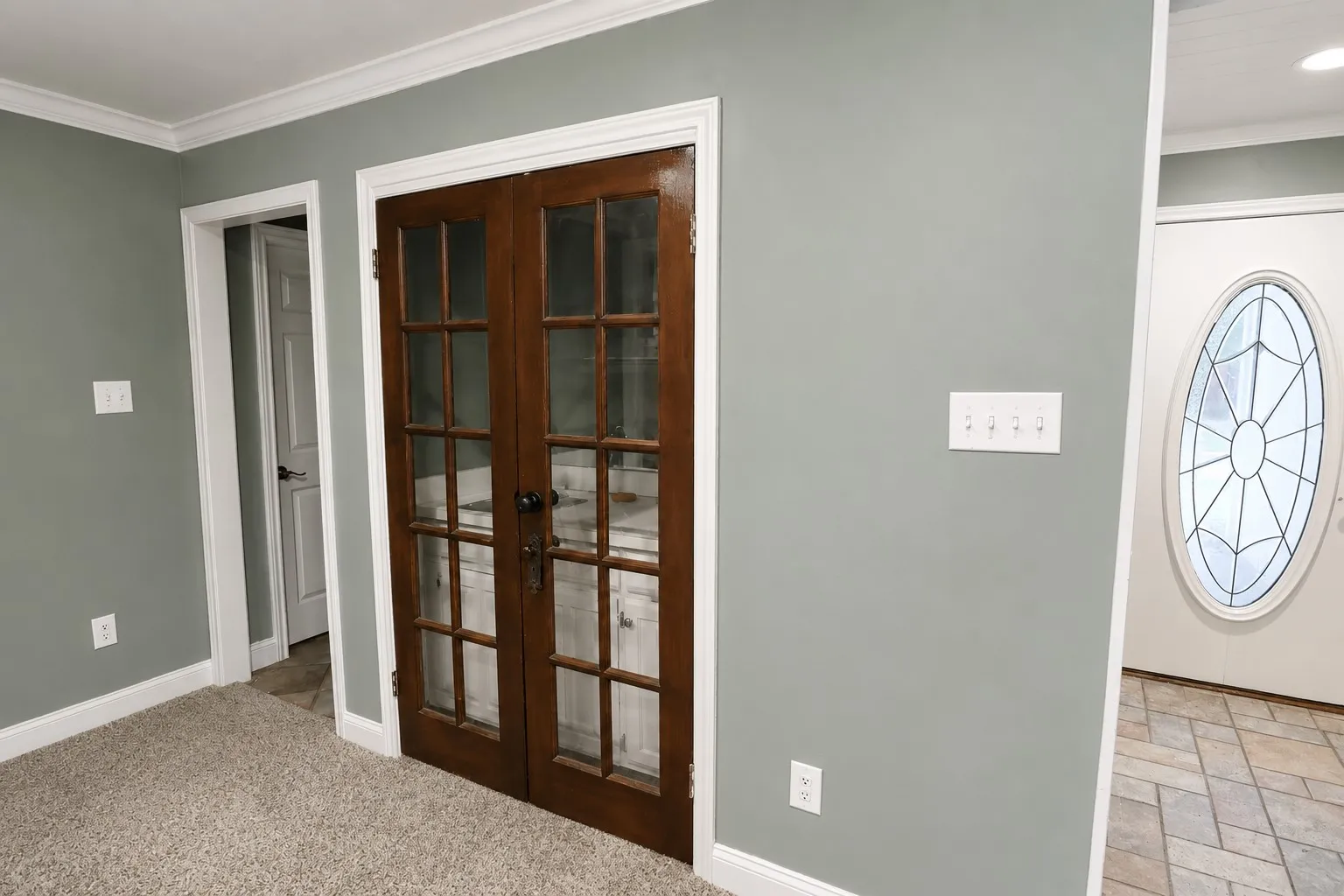 Single Family Residence For Sale in Tarrant County , 3302 Westgrove Drive, Arlington, Texas 76001, 5 Bedroom, 4 Bathroom, 2 Garage spaces, 2,341 Sqft, built in 1985, mls#21273553, Real Estate Agent in Arlington, Homes For Sale in Tarrant county, Homes For Sale in Arlington, Realtor in Arlington Texas, Real Estate Brokerage Independent Realty Texas, Luminita Cordes Realtor