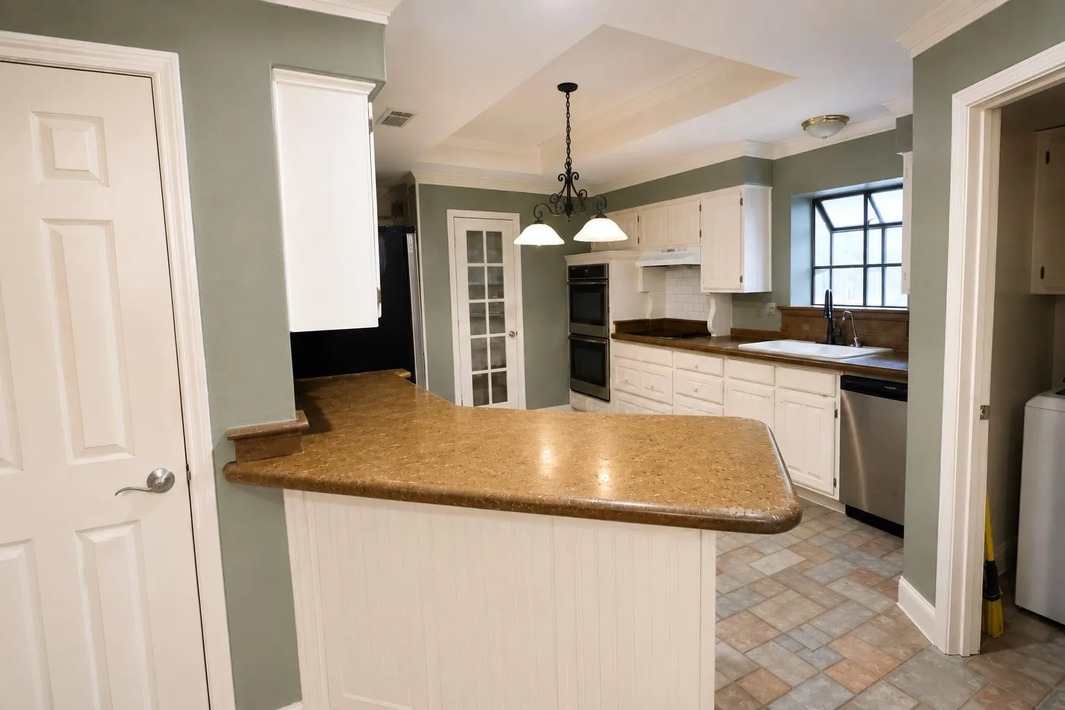 Single Family Residence For Sale in Tarrant County , 3302 Westgrove Drive, Arlington, Texas 76001, 5 Bedroom, 4 Bathroom, 2 Garage spaces, 2,341 Sqft, built in 1985, mls#21273553, Real Estate Agent in Arlington, Homes For Sale in Tarrant county, Homes For Sale in Arlington, Realtor in Arlington Texas, Real Estate Brokerage Independent Realty Texas, Luminita Cordes Realtor