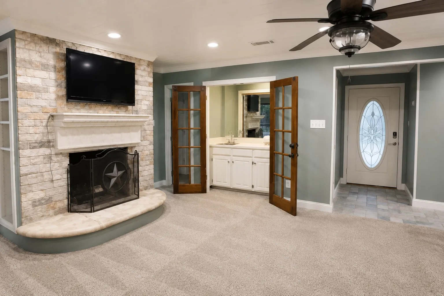 Single Family Residence For Sale in Tarrant County , 3302 Westgrove Drive, Arlington, Texas 76001, 5 Bedroom, 4 Bathroom, 2 Garage spaces, 2,341 Sqft, built in 1985, mls#21273553, Real Estate Agent in Arlington, Homes For Sale in Tarrant county, Homes For Sale in Arlington, Realtor in Arlington Texas, Real Estate Brokerage Independent Realty Texas, Luminita Cordes Realtor