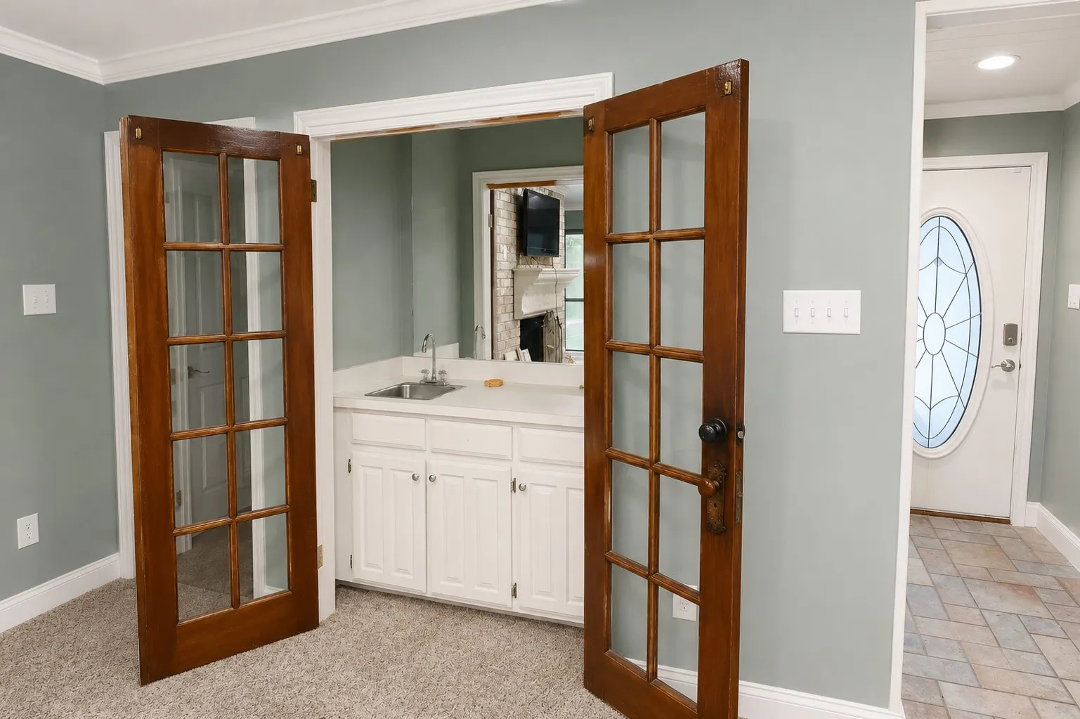 Single Family Residence For Sale in Tarrant County , 3302 Westgrove Drive, Arlington, Texas 76001, 5 Bedroom, 4 Bathroom, 2 Garage spaces, 2,341 Sqft, built in 1985, mls#21273553, Real Estate Agent in Arlington, Homes For Sale in Tarrant county, Homes For Sale in Arlington, Realtor in Arlington Texas, Real Estate Brokerage Independent Realty Texas, Luminita Cordes Realtor