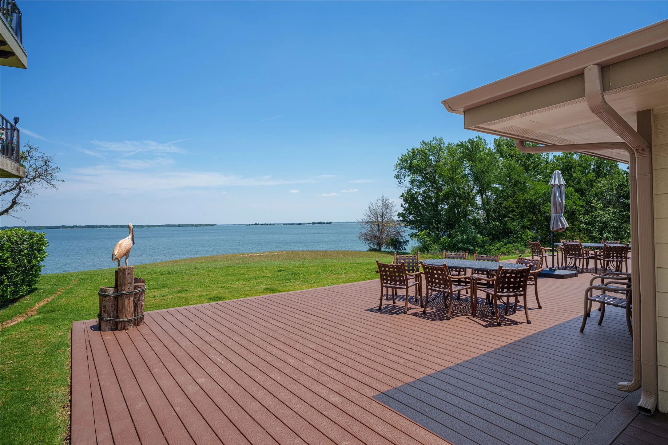 Clubhouse with Lakeview Patio