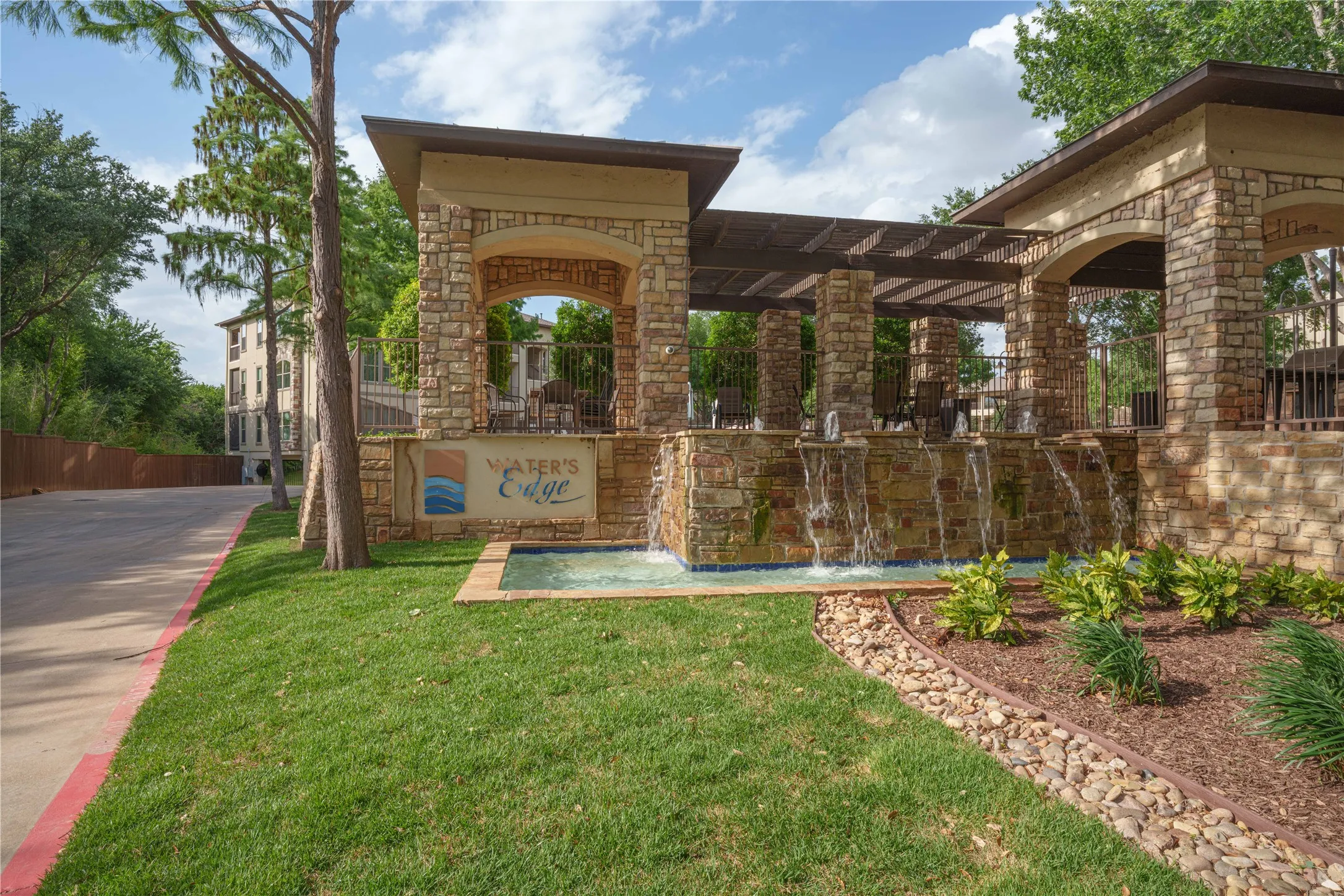 Condominium For Sale in Denton County , 500 Waters Edge Drive 221, Lake Dallas, Texas 75065, 3 Bedroom, 3 Bathroom, 2 Garage spaces, 1,748 Sqft, built in 2005, mls#21273546, Real Estate Agent in Lake Dallas, Homes For Sale in Denton county, Homes For Sale in Lake Dallas, Realtor in Lake Dallas Texas, Real Estate Brokerage Independent Realty Texas, Luminita Cordes Realtor