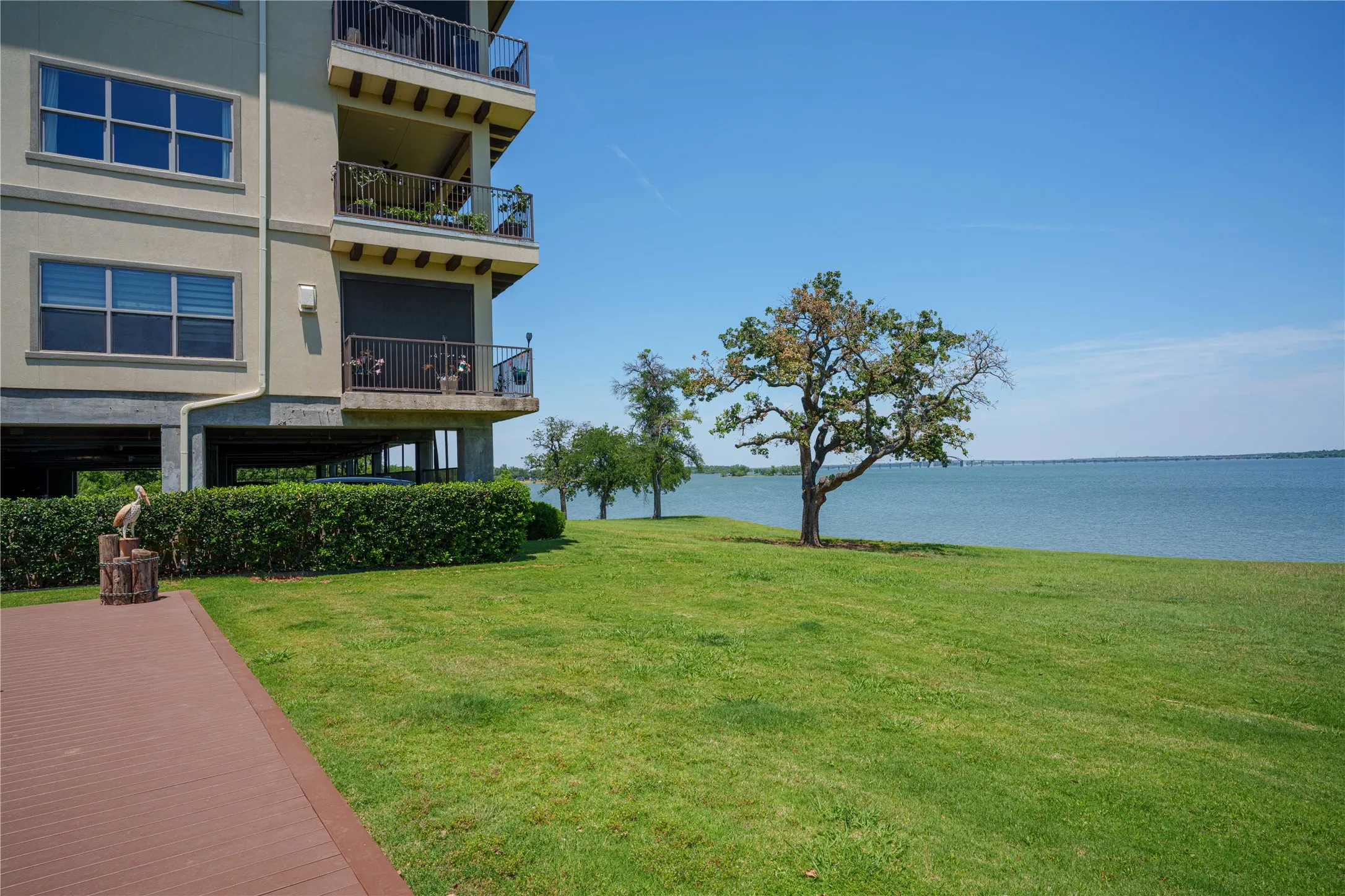 Condominium For Sale in Denton County , 500 Waters Edge Drive 221, Lake Dallas, Texas 75065, 3 Bedroom, 3 Bathroom, 2 Garage spaces, 1,748 Sqft, built in 2005, mls#21273546, Real Estate Agent in Lake Dallas, Homes For Sale in Denton county, Homes For Sale in Lake Dallas, Realtor in Lake Dallas Texas, Real Estate Brokerage Independent Realty Texas, Luminita Cordes Realtor