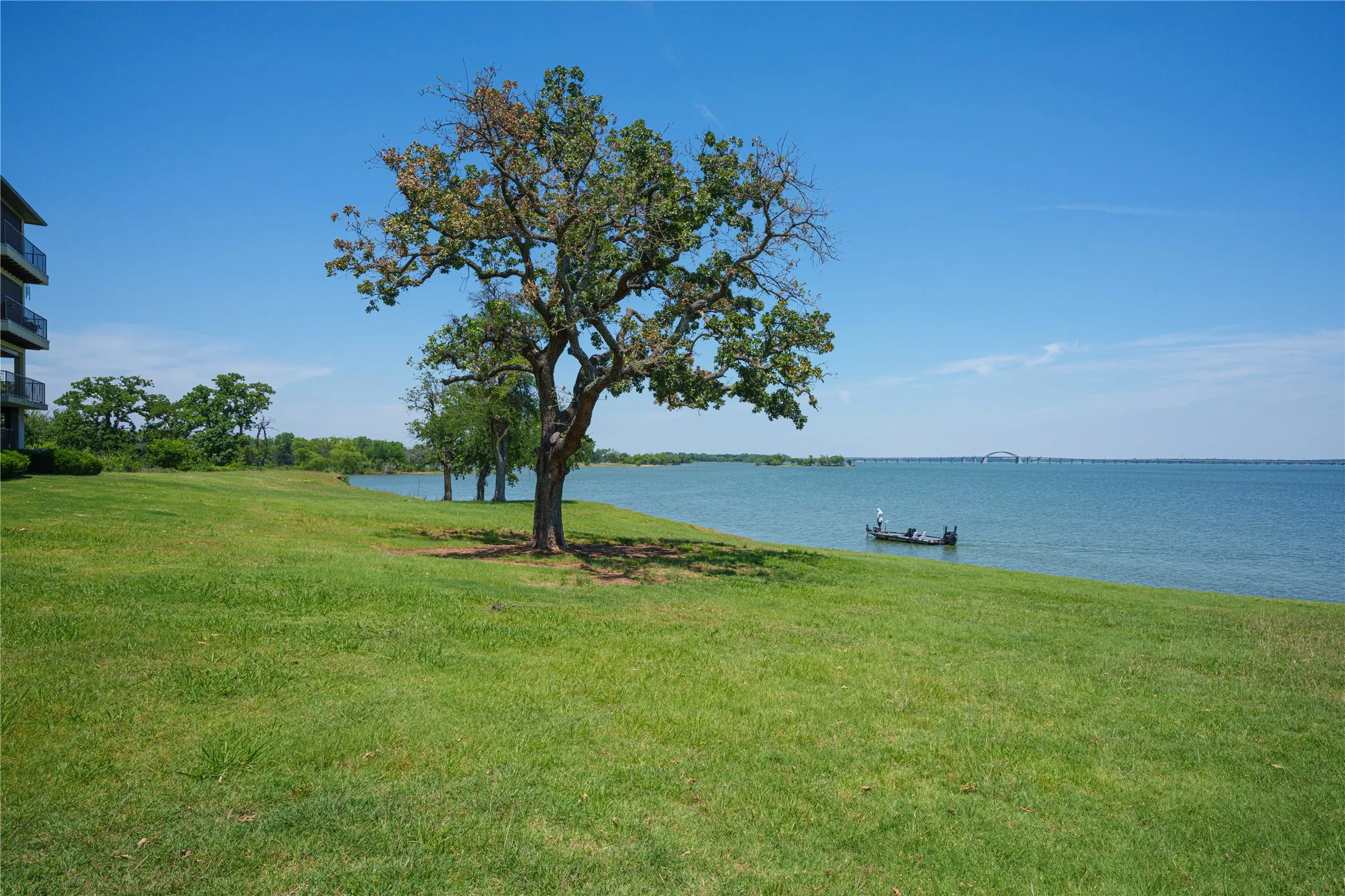 Condominium For Sale in Denton County , 500 Waters Edge Drive 221, Lake Dallas, Texas 75065, 3 Bedroom, 3 Bathroom, 2 Garage spaces, 1,748 Sqft, built in 2005, mls#21273546, Real Estate Agent in Lake Dallas, Homes For Sale in Denton county, Homes For Sale in Lake Dallas, Realtor in Lake Dallas Texas, Real Estate Brokerage Independent Realty Texas, Luminita Cordes Realtor