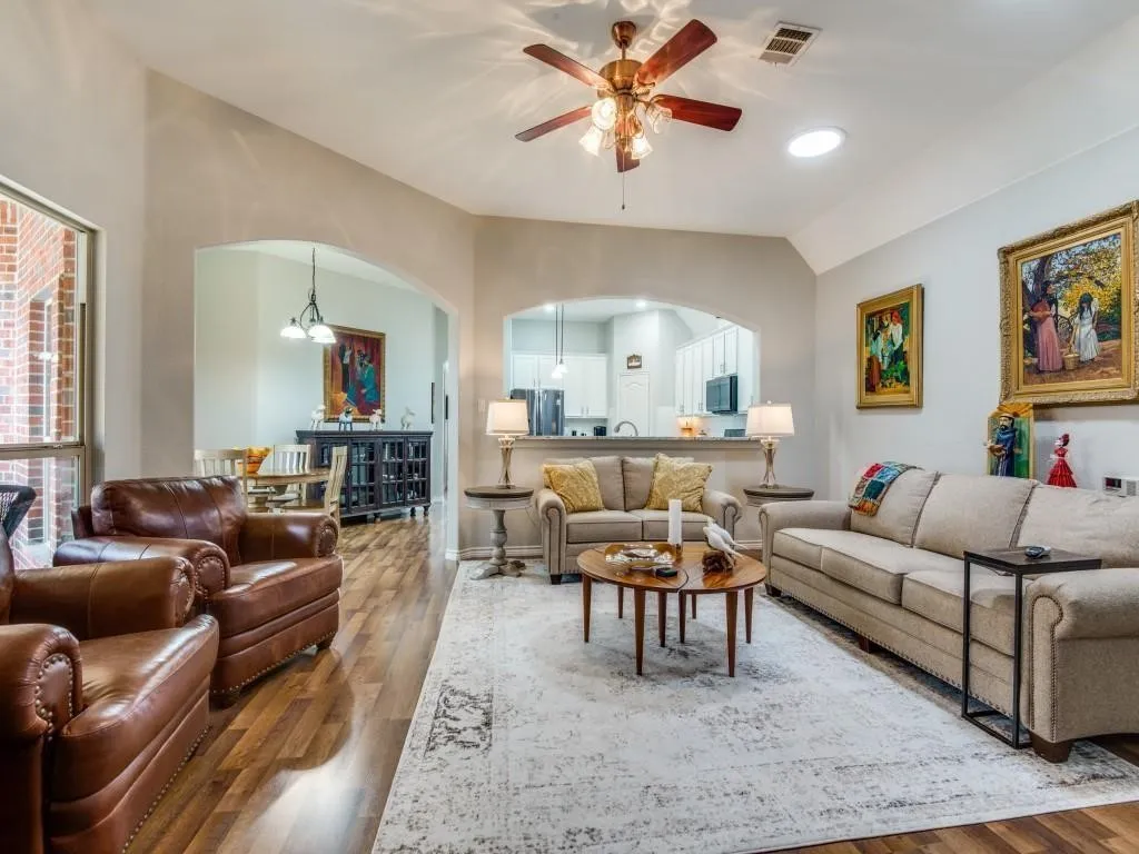 Single Family Residence For Rent in Collin County , 9962 Bell Rock Road, Frisco, Texas 75035, 3 Bedroom, 2 Bathroom, 2 Garage spaces, 2,033 Sqft, built in 2010, mls#21273562, Real Estate Agent in Frisco, Homes For Rent in Collin county, Homes For Rent in Frisco, Realtor in Frisco Texas, Real Estate Brokerage Independent Realty Texas, Luminita Cordes Realtor