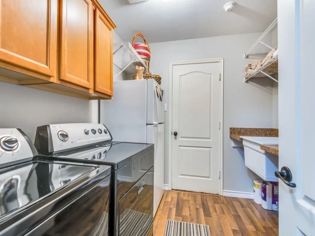 Single Family Residence For Rent in Collin County , 9962 Bell Rock Road, Frisco, Texas 75035, 3 Bedroom, 2 Bathroom, 2 Garage spaces, 2,033 Sqft, built in 2010, mls#21273562, Real Estate Agent in Frisco, Homes For Rent in Collin county, Homes For Rent in Frisco, Realtor in Frisco Texas, Real Estate Brokerage Independent Realty Texas, Luminita Cordes Realtor