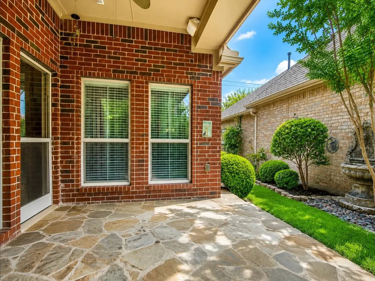 Single Family Residence For Rent in Collin County , 9962 Bell Rock Road, Frisco, Texas 75035, 3 Bedroom, 2 Bathroom, 2 Garage spaces, 2,033 Sqft, built in 2010, mls#21273562, Real Estate Agent in Frisco, Homes For Rent in Collin county, Homes For Rent in Frisco, Realtor in Frisco Texas, Real Estate Brokerage Independent Realty Texas, Luminita Cordes Realtor