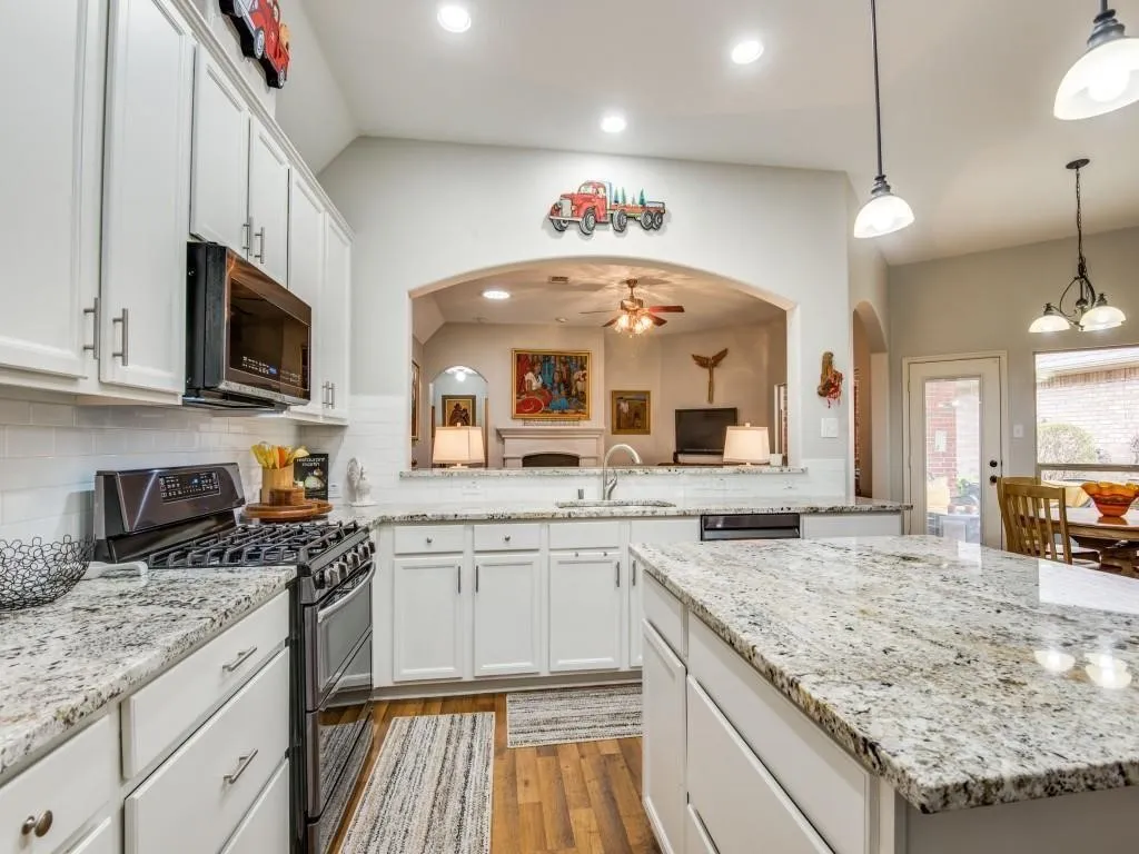 Single Family Residence For Rent in Collin County , 9962 Bell Rock Road, Frisco, Texas 75035, 3 Bedroom, 2 Bathroom, 2 Garage spaces, 2,033 Sqft, built in 2010, mls#21273562, Real Estate Agent in Frisco, Homes For Rent in Collin county, Homes For Rent in Frisco, Realtor in Frisco Texas, Real Estate Brokerage Independent Realty Texas, Luminita Cordes Realtor