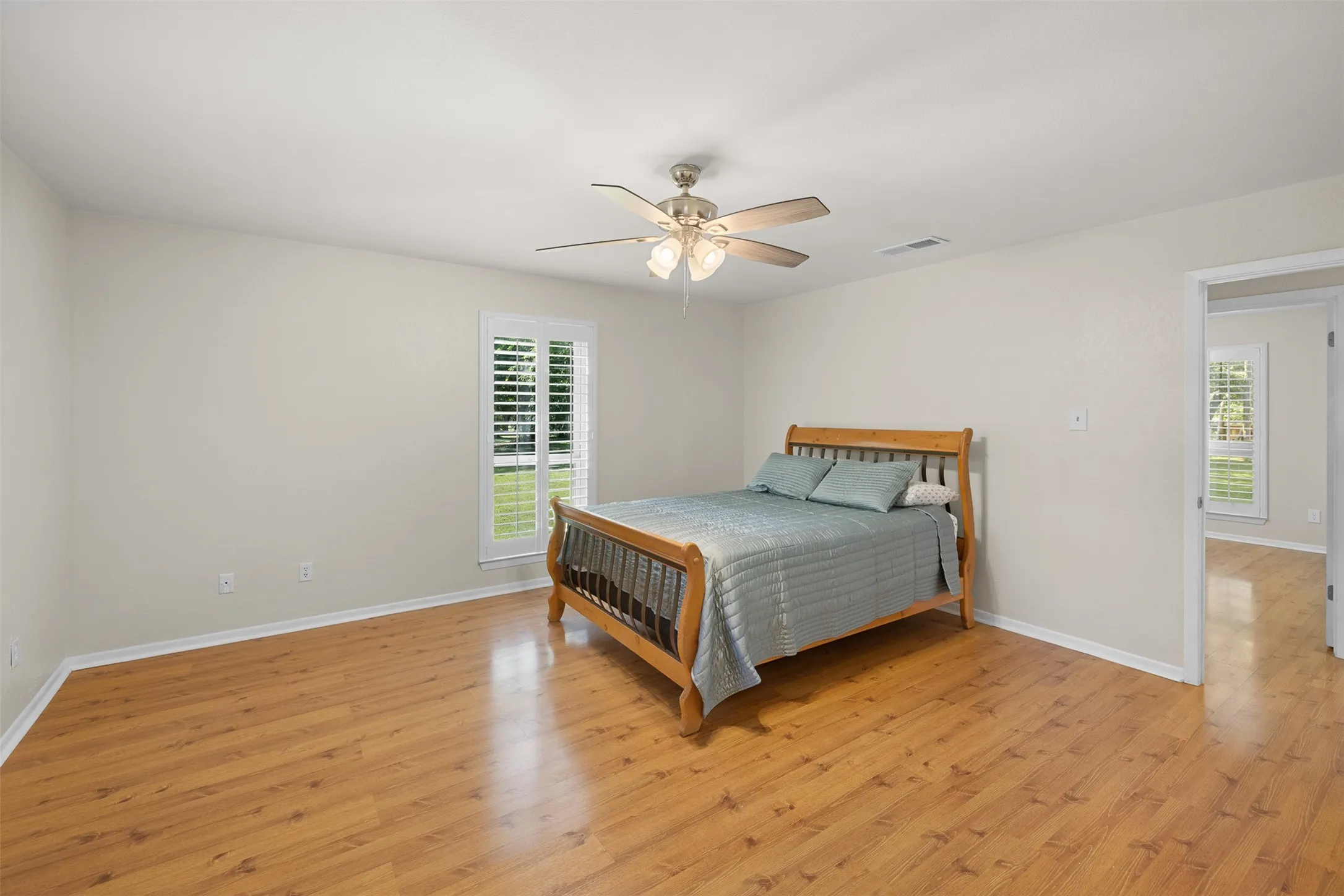 Single Family Residence For Sale in Mc Lennan County , 118 Deer Trail, Bruceville, Texas 76630, 4 Bedroom, 3 Bathroom, Garage spaces, 2,716 Sqft, built in 1980, mls#21273593, Real Estate Agent in Bruceville, Homes For Sale in Mc Lennan county, Homes For Sale in Bruceville, Realtor in Bruceville Texas, Real Estate Brokerage Independent Realty Texas, Luminita Cordes Realtor