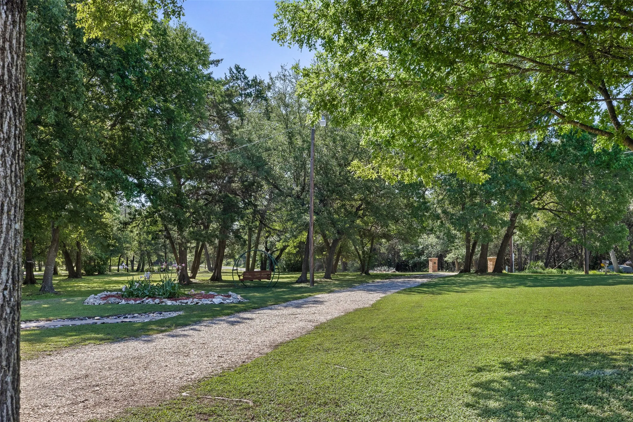 Single Family Residence For Sale in Mc Lennan County , 118 Deer Trail, Bruceville, Texas 76630, 4 Bedroom, 3 Bathroom, Garage spaces, 2,716 Sqft, built in 1980, mls#21273593, Real Estate Agent in Bruceville, Homes For Sale in Mc Lennan county, Homes For Sale in Bruceville, Realtor in Bruceville Texas, Real Estate Brokerage Independent Realty Texas, Luminita Cordes Realtor