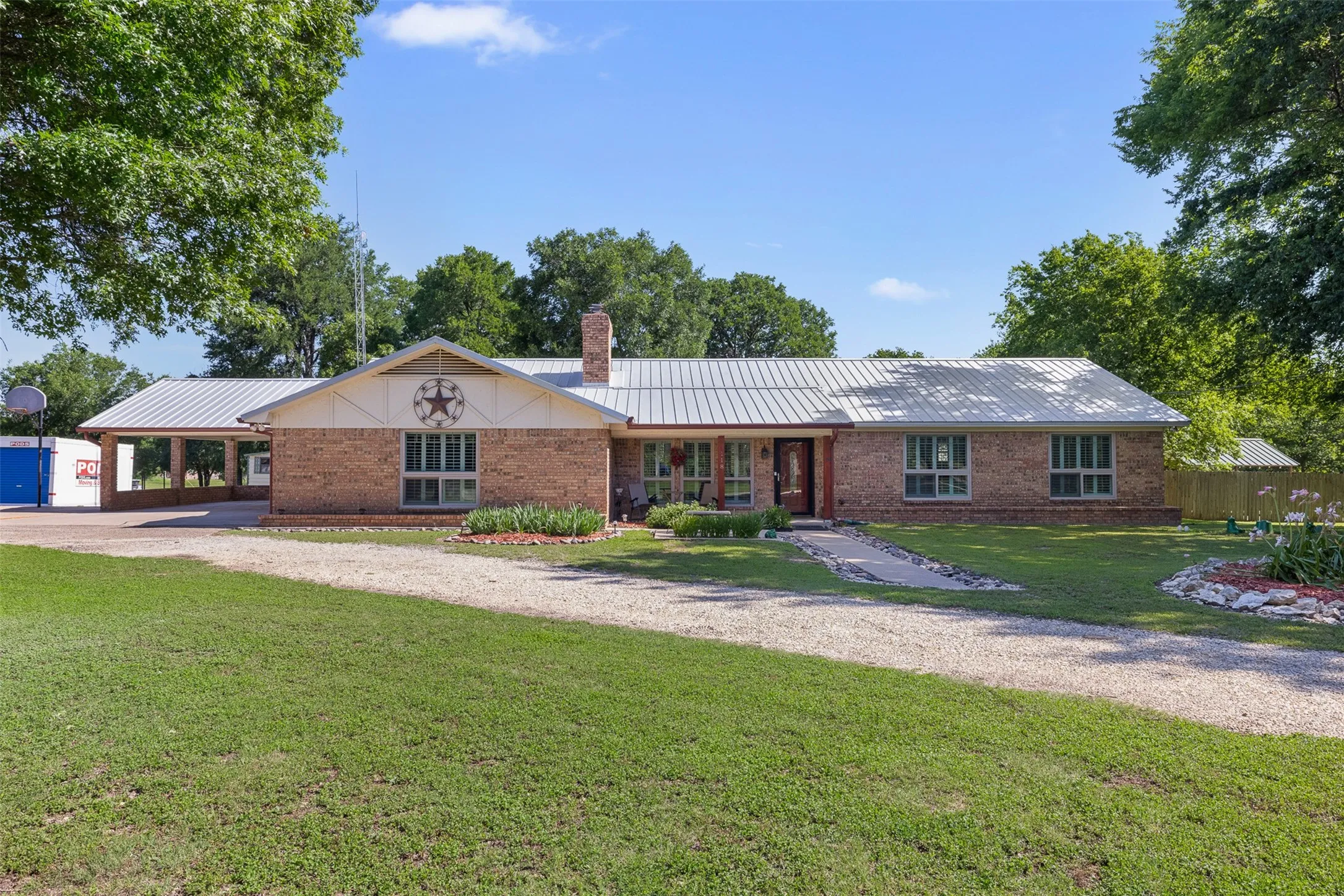 Single Family Residence For Sale in Mc Lennan County , 118 Deer Trail, Bruceville, Texas 76630, 4 Bedroom, 3 Bathroom, Garage spaces, 2,716 Sqft, built in 1980, mls#21273593, Real Estate Agent in Bruceville, Homes For Sale in Mc Lennan county, Homes For Sale in Bruceville, Realtor in Bruceville Texas, Real Estate Brokerage Independent Realty Texas, Luminita Cordes Realtor