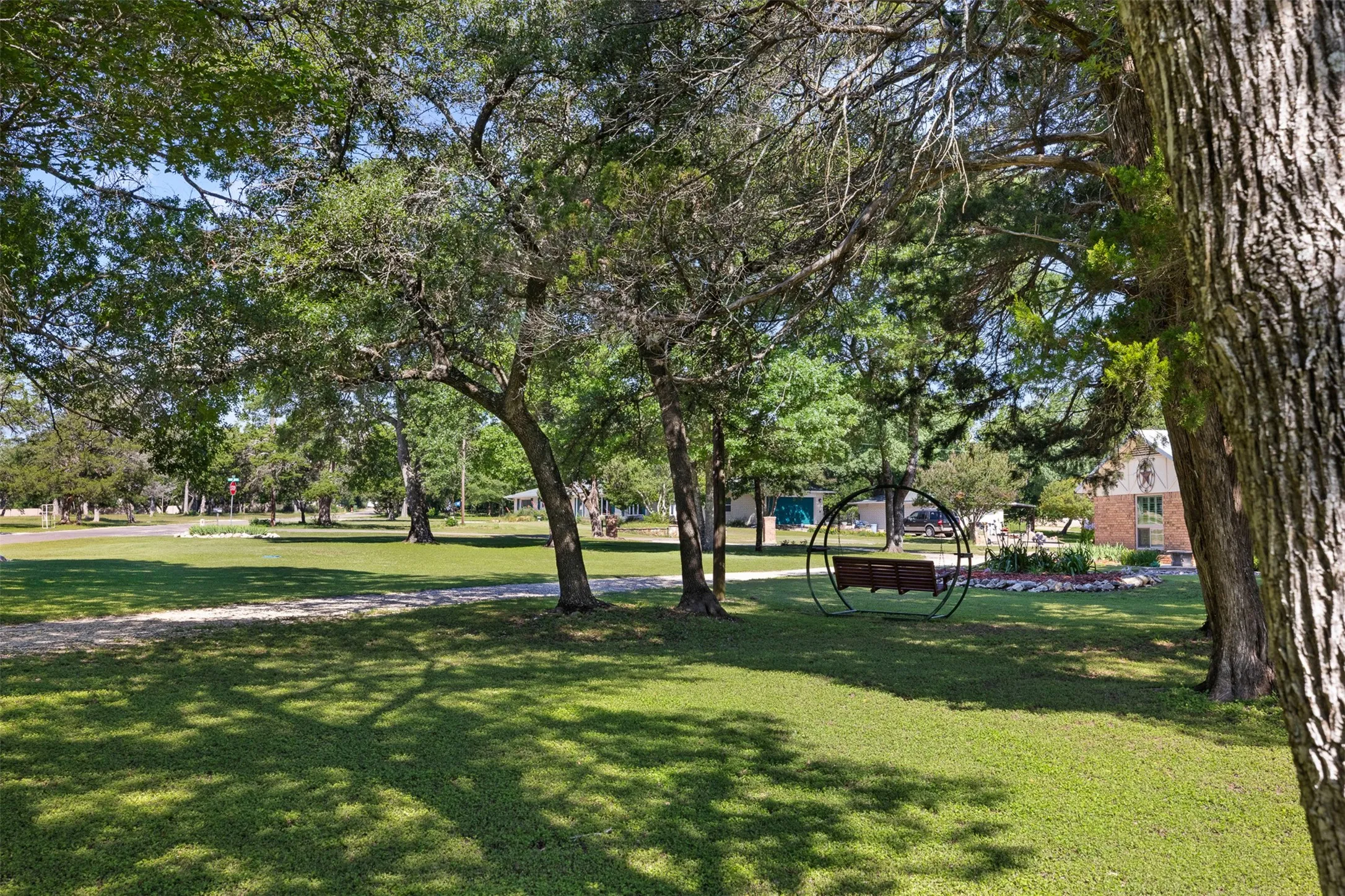 Single Family Residence For Sale in Mc Lennan County , 118 Deer Trail, Bruceville, Texas 76630, 4 Bedroom, 3 Bathroom, Garage spaces, 2,716 Sqft, built in 1980, mls#21273593, Real Estate Agent in Bruceville, Homes For Sale in Mc Lennan county, Homes For Sale in Bruceville, Realtor in Bruceville Texas, Real Estate Brokerage Independent Realty Texas, Luminita Cordes Realtor