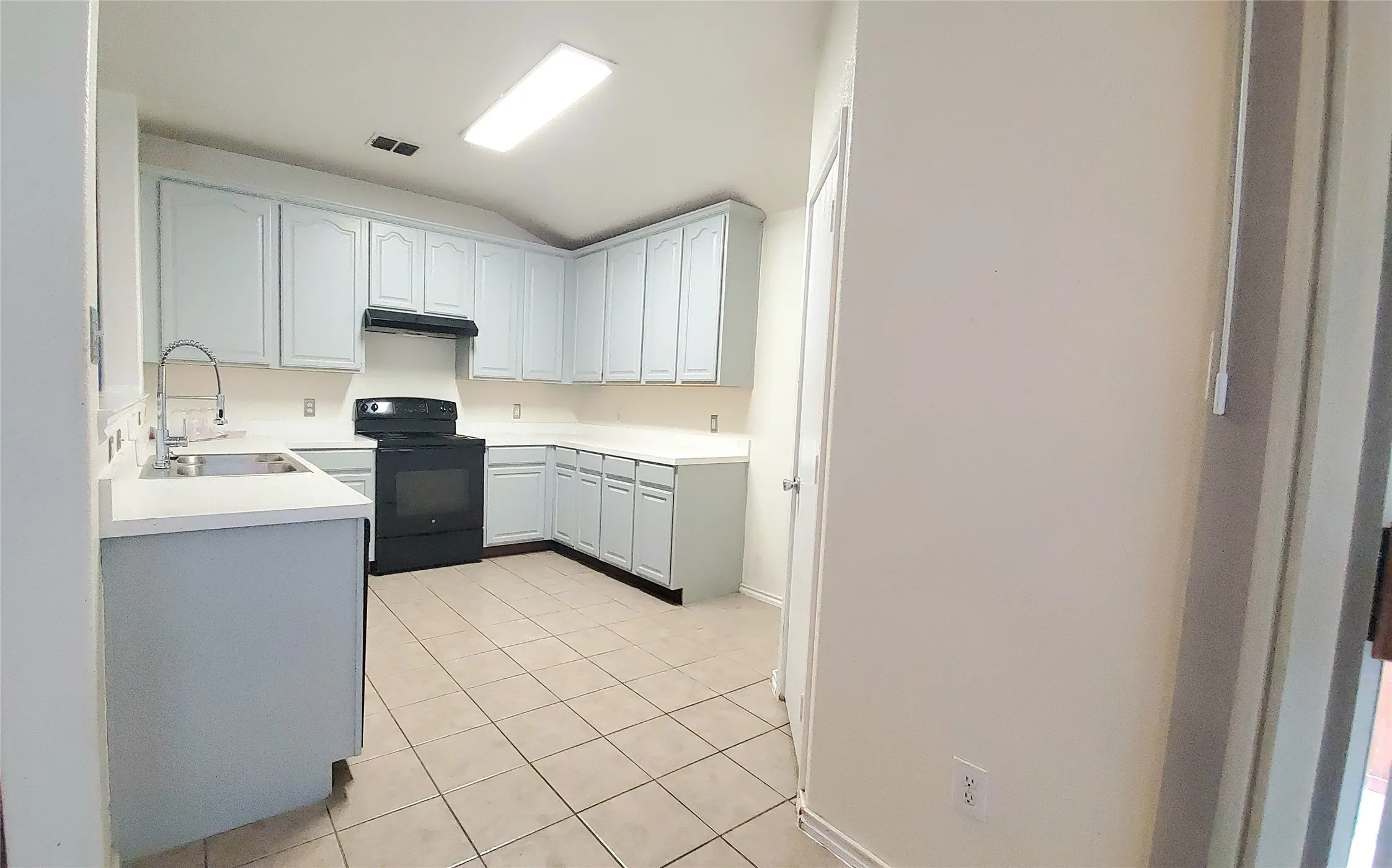 Single Family Residence For Sale in Dallas County , 1118 Bradford Drive, Glenn Heights, Texas 75154, 3 Bedroom, 2 Bathroom, 2 Garage spaces, 1,819 Sqft, built in 2005, mls#21273490, Real Estate Agent in Glenn Heights, Homes For Sale in Dallas county, Homes For Sale in Glenn Heights, Realtor in Glenn Heights Texas, Real Estate Brokerage Independent Realty Texas, Luminita Cordes Realtor