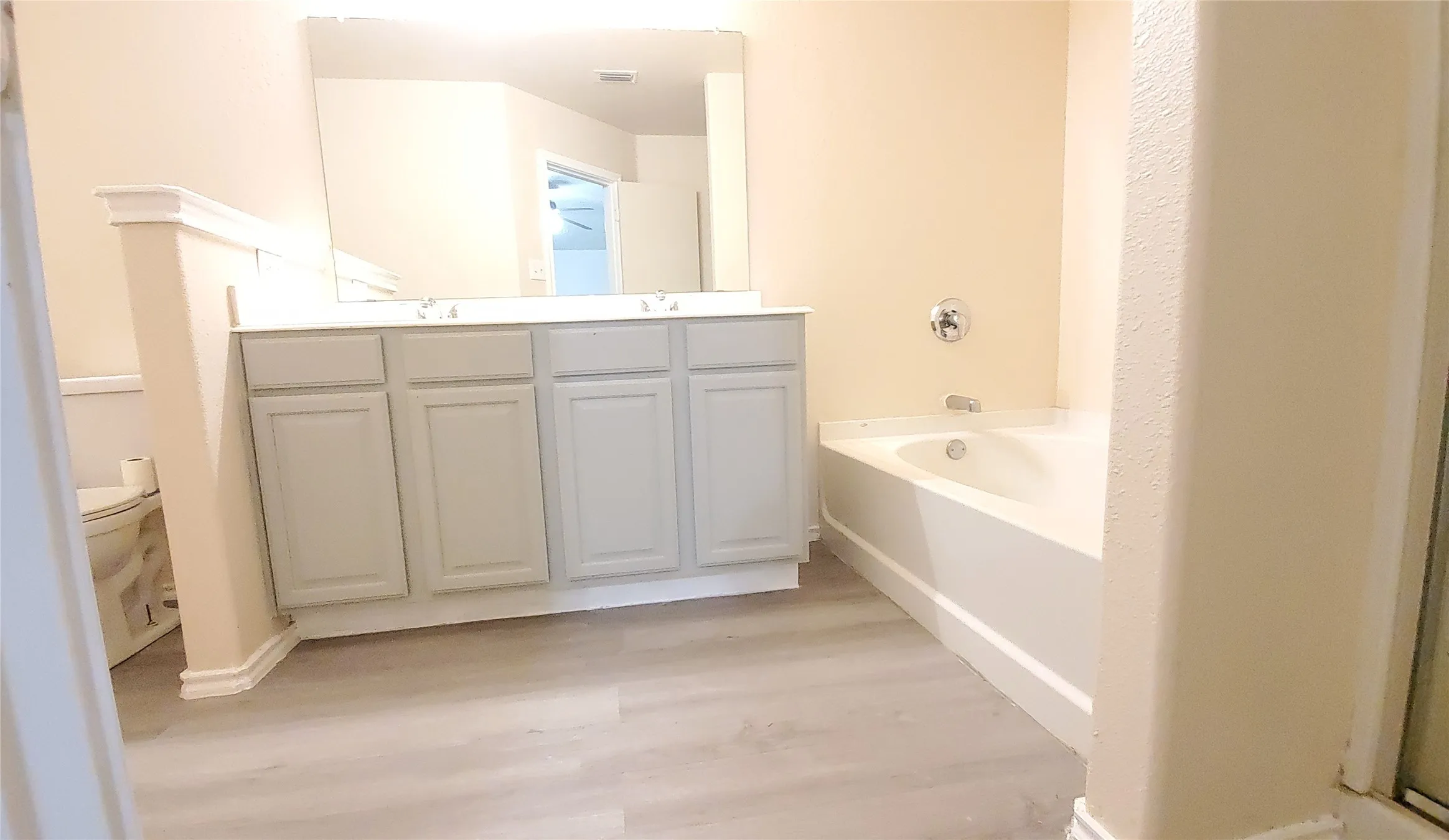 Single Family Residence For Sale in Dallas County , 1118 Bradford Drive, Glenn Heights, Texas 75154, 3 Bedroom, 2 Bathroom, 2 Garage spaces, 1,819 Sqft, built in 2005, mls#21273490, Real Estate Agent in Glenn Heights, Homes For Sale in Dallas county, Homes For Sale in Glenn Heights, Realtor in Glenn Heights Texas, Real Estate Brokerage Independent Realty Texas, Luminita Cordes Realtor