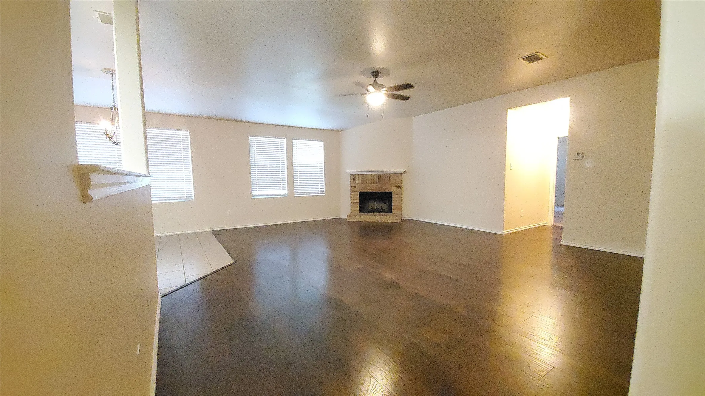 Single Family Residence For Sale in Dallas County , 1118 Bradford Drive, Glenn Heights, Texas 75154, 3 Bedroom, 2 Bathroom, 2 Garage spaces, 1,819 Sqft, built in 2005, mls#21273490, Real Estate Agent in Glenn Heights, Homes For Sale in Dallas county, Homes For Sale in Glenn Heights, Realtor in Glenn Heights Texas, Real Estate Brokerage Independent Realty Texas, Luminita Cordes Realtor