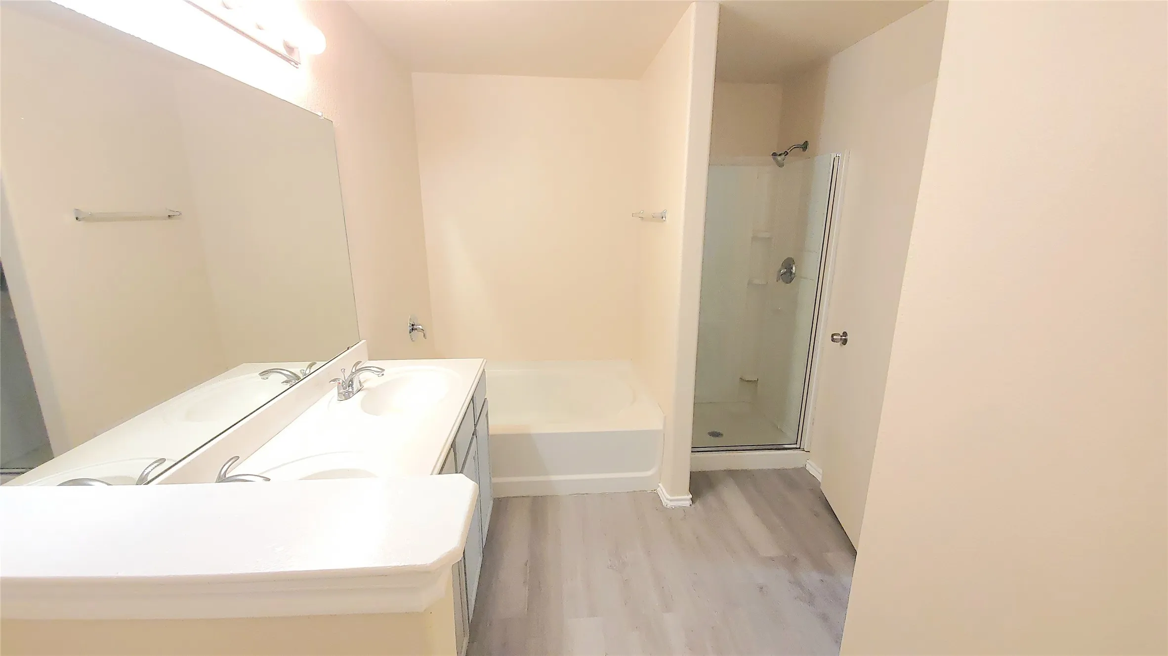 Single Family Residence For Sale in Dallas County , 1118 Bradford Drive, Glenn Heights, Texas 75154, 3 Bedroom, 2 Bathroom, 2 Garage spaces, 1,819 Sqft, built in 2005, mls#21273490, Real Estate Agent in Glenn Heights, Homes For Sale in Dallas county, Homes For Sale in Glenn Heights, Realtor in Glenn Heights Texas, Real Estate Brokerage Independent Realty Texas, Luminita Cordes Realtor