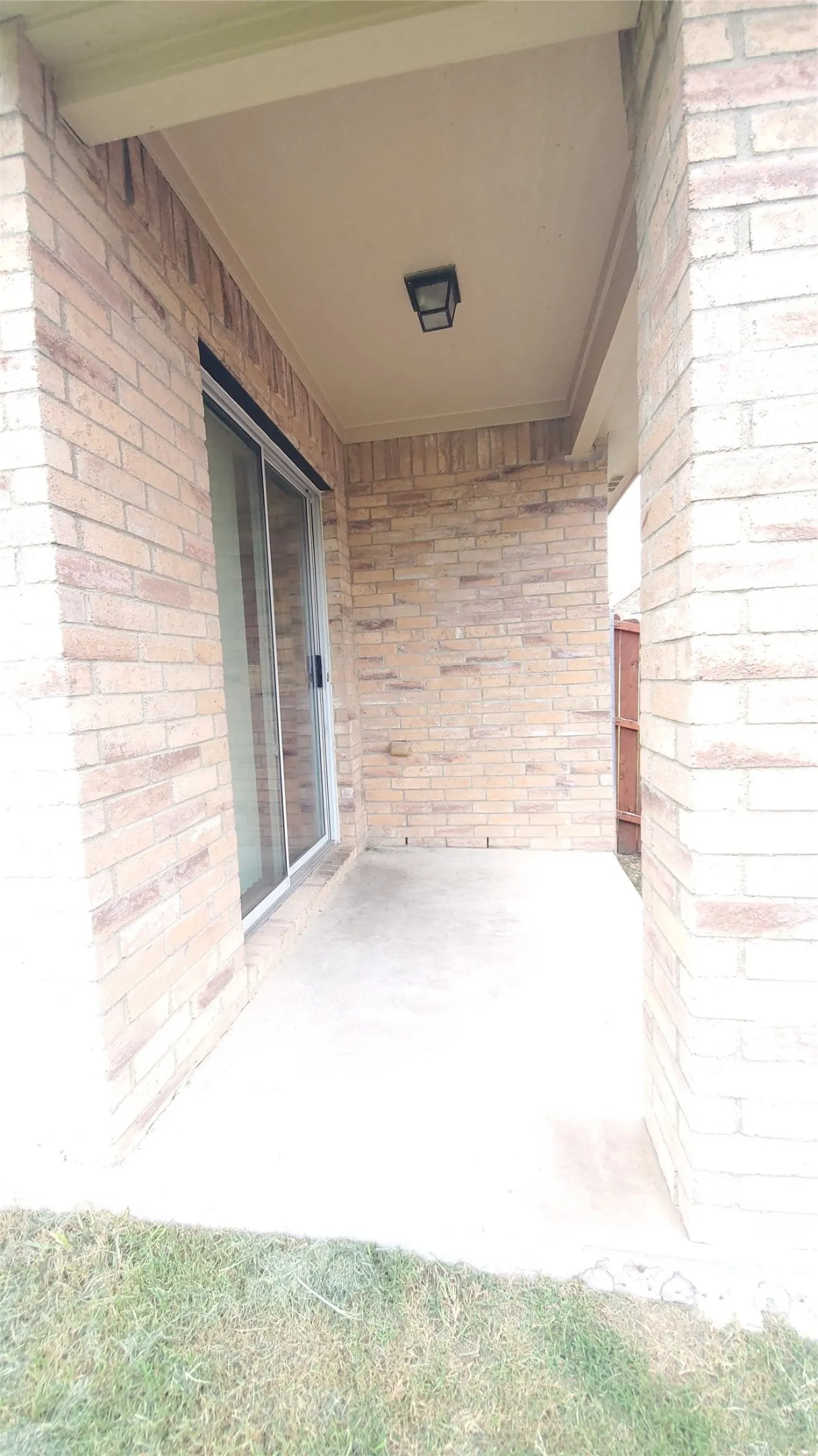 Single Family Residence For Sale in Dallas County , 1118 Bradford Drive, Glenn Heights, Texas 75154, 3 Bedroom, 2 Bathroom, 2 Garage spaces, 1,819 Sqft, built in 2005, mls#21273490, Real Estate Agent in Glenn Heights, Homes For Sale in Dallas county, Homes For Sale in Glenn Heights, Realtor in Glenn Heights Texas, Real Estate Brokerage Independent Realty Texas, Luminita Cordes Realtor
