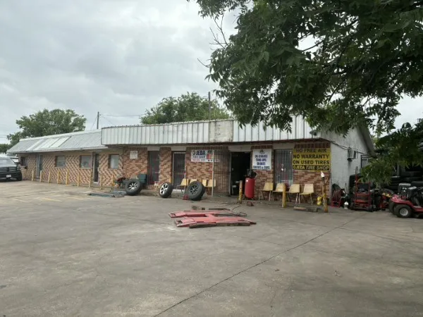 Retail For Sale in Ellis County , 1601 N Kaufman Street, Ennis, Texas 75119, 0, 0, Garage spaces, 0 Sqft, built in 1989, Price $550,000, mls#21273602, Real Estate Agent in Ennis, Homes For Sale in Ellis county, Homes For Sale in Ennis, Realtor in Ennis Texas, Real Estate Brokerage Independent Realty Texas, Luminita Cordes Realtor