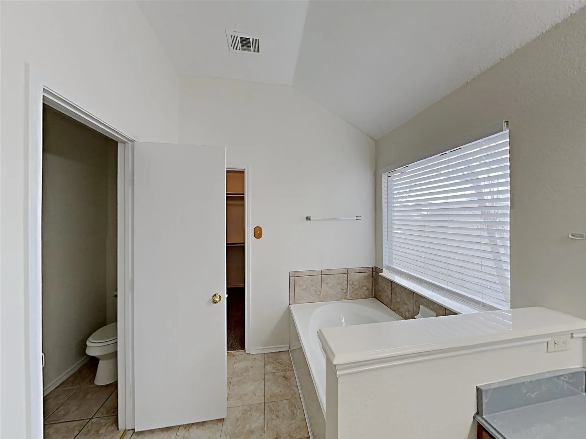 Single Family Residence For Sale in Tarrant County , 8212 Dynasty, Fort Worth, Texas 76123, 4 Bedroom, 3 Bathroom, 2 Garage spaces, 2,355 Sqft, built in 2001, mls#21272172, Real Estate Agent in Fort Worth, Homes For Sale in Tarrant county, Homes For Sale in Fort Worth, Realtor in Fort Worth Texas, Real Estate Brokerage Independent Realty Texas, Luminita Cordes Realtor