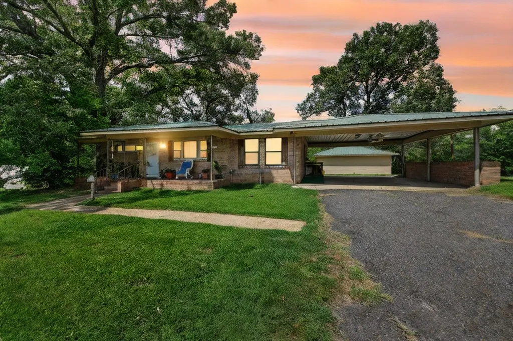 Single Family Residence For Sale in Wood County , 509 Tina Street, Quitman, Texas 75783, 4 Bedroom, 3 Bathroom, 2 Garage spaces, 2,080 Sqft, built in 0, mls#21273615, Real Estate Agent in Quitman, Homes For Sale in Wood county, Homes For Sale in Quitman, Realtor in Quitman Texas, Real Estate Brokerage Independent Realty Texas, Luminita Cordes Realtor