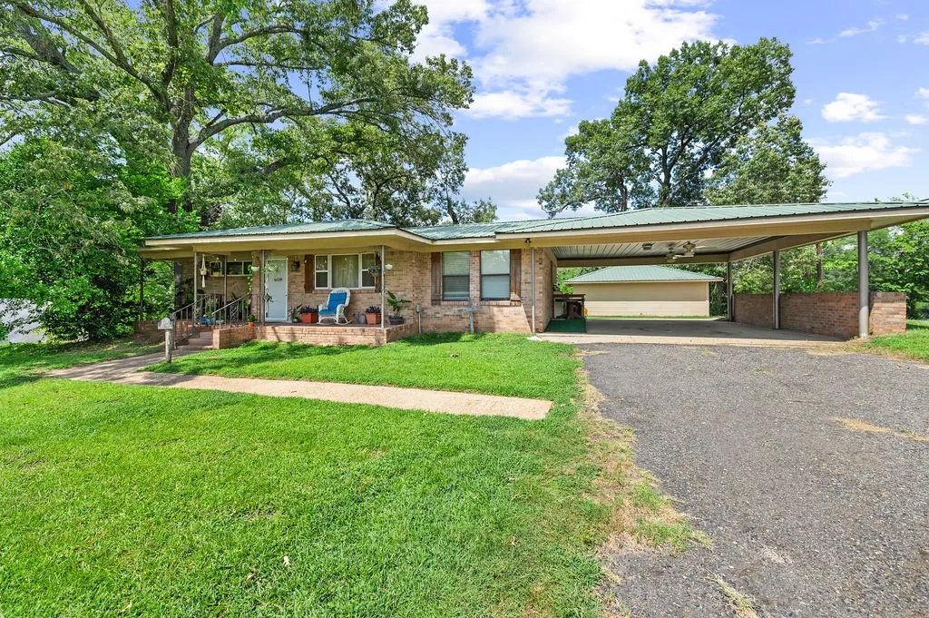 Single Family Residence For Sale in Wood County , 509 Tina Street, Quitman, Texas 75783, 4 Bedroom, 3 Bathroom, 2 Garage spaces, 2,080 Sqft, built in 0, mls#21273615, Real Estate Agent in Quitman, Homes For Sale in Wood county, Homes For Sale in Quitman, Realtor in Quitman Texas, Real Estate Brokerage Independent Realty Texas, Luminita Cordes Realtor