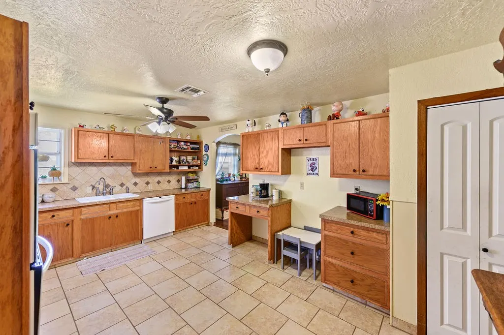 Single Family Residence For Sale in Wood County , 509 Tina Street, Quitman, Texas 75783, 4 Bedroom, 3 Bathroom, 2 Garage spaces, 2,080 Sqft, built in 0, mls#21273615, Real Estate Agent in Quitman, Homes For Sale in Wood county, Homes For Sale in Quitman, Realtor in Quitman Texas, Real Estate Brokerage Independent Realty Texas, Luminita Cordes Realtor