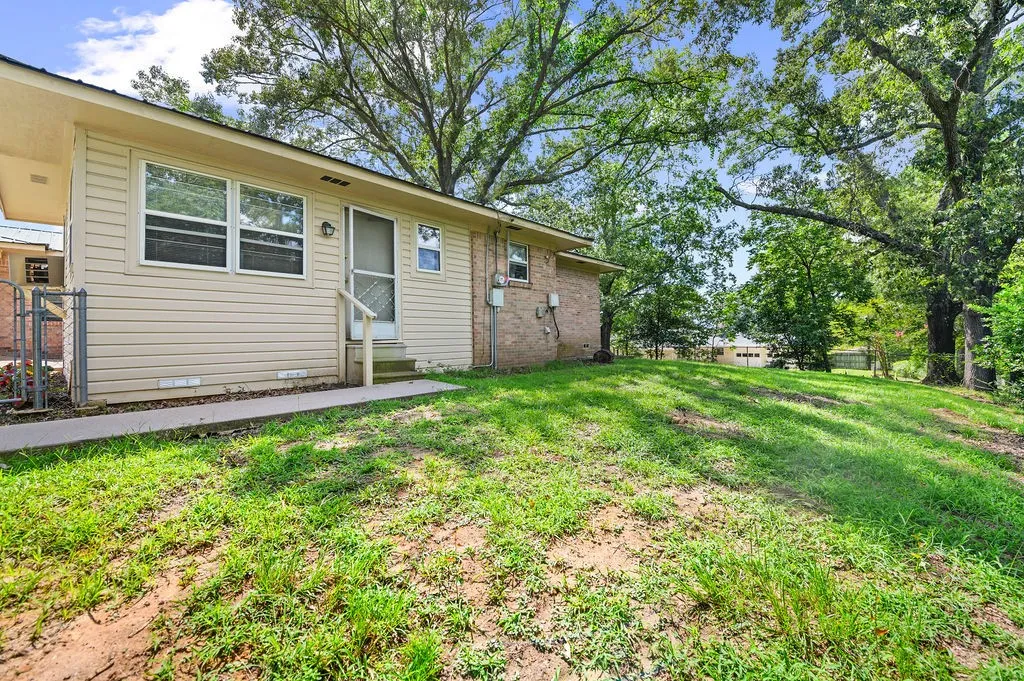 Single Family Residence For Sale in Wood County , 509 Tina Street, Quitman, Texas 75783, 4 Bedroom, 3 Bathroom, 2 Garage spaces, 2,080 Sqft, built in 0, mls#21273615, Real Estate Agent in Quitman, Homes For Sale in Wood county, Homes For Sale in Quitman, Realtor in Quitman Texas, Real Estate Brokerage Independent Realty Texas, Luminita Cordes Realtor