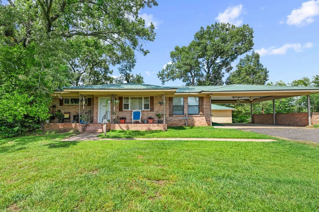 Single Family Residence For Sale in Wood County , 509 Tina Street, Quitman, Texas 75783, 4 Bedroom, 3 Bathroom, 2 Garage spaces, 2,080 Sqft, built in 0, mls#21273615, Real Estate Agent in Quitman, Homes For Sale in Wood county, Homes For Sale in Quitman, Realtor in Quitman Texas, Real Estate Brokerage Independent Realty Texas, Luminita Cordes Realtor