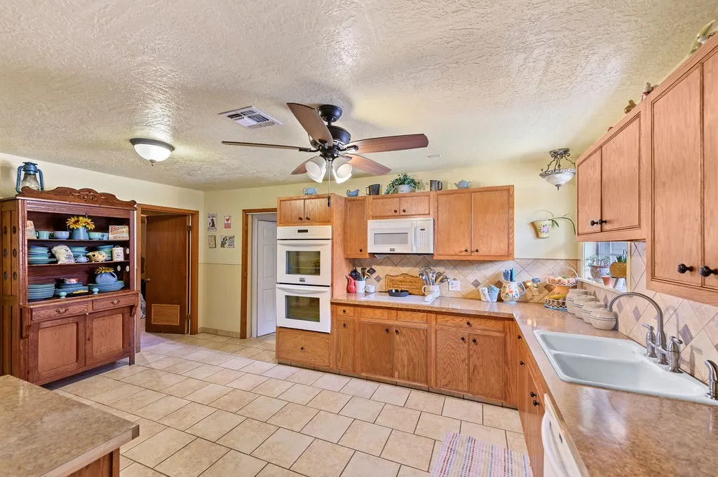 Single Family Residence For Sale in Wood County , 509 Tina Street, Quitman, Texas 75783, 4 Bedroom, 3 Bathroom, 2 Garage spaces, 2,080 Sqft, built in 0, mls#21273615, Real Estate Agent in Quitman, Homes For Sale in Wood county, Homes For Sale in Quitman, Realtor in Quitman Texas, Real Estate Brokerage Independent Realty Texas, Luminita Cordes Realtor