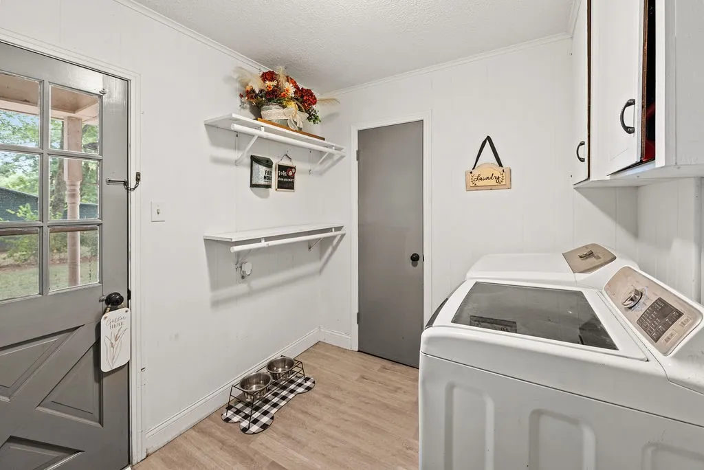 Single Family Residence For Sale in Wood County , 725 W BLAIR ST, Mineola, Texas 75773, 4 Bedroom, 2 Bathroom, 2 Garage spaces, 2,246 Sqft, built in 1975, mls#21273616, Real Estate Agent in Mineola, Homes For Sale in Wood county, Homes For Sale in Mineola, Realtor in Mineola Texas, Real Estate Brokerage Independent Realty Texas, Luminita Cordes Realtor