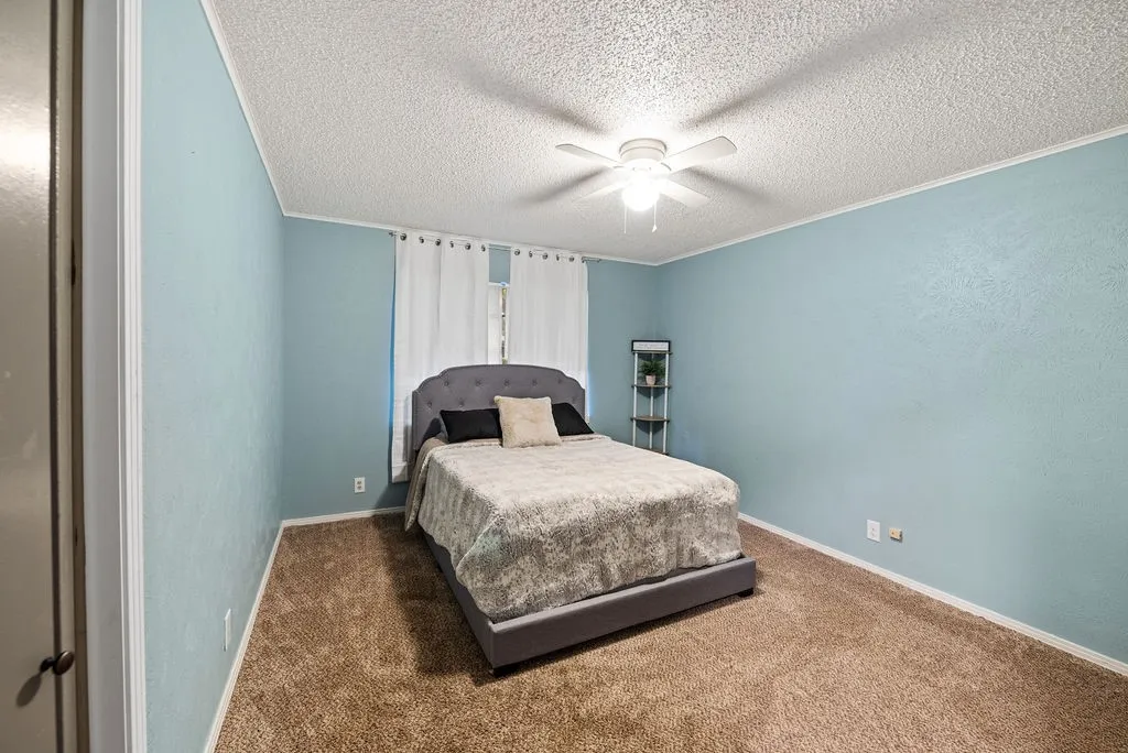 Single Family Residence For Sale in Wood County , 725 W BLAIR ST, Mineola, Texas 75773, 4 Bedroom, 2 Bathroom, 2 Garage spaces, 2,246 Sqft, built in 1975, mls#21273616, Real Estate Agent in Mineola, Homes For Sale in Wood county, Homes For Sale in Mineola, Realtor in Mineola Texas, Real Estate Brokerage Independent Realty Texas, Luminita Cordes Realtor