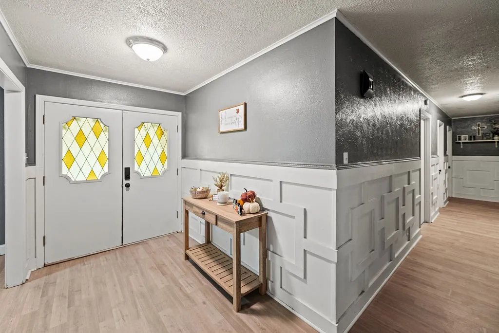 Single Family Residence For Sale in Wood County , 725 W BLAIR ST, Mineola, Texas 75773, 4 Bedroom, 2 Bathroom, 2 Garage spaces, 2,246 Sqft, built in 1975, mls#21273616, Real Estate Agent in Mineola, Homes For Sale in Wood county, Homes For Sale in Mineola, Realtor in Mineola Texas, Real Estate Brokerage Independent Realty Texas, Luminita Cordes Realtor