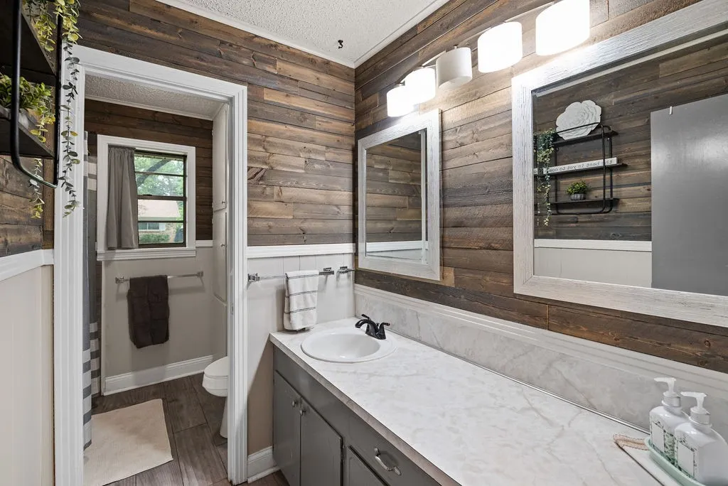 Single Family Residence For Sale in Wood County , 725 W BLAIR ST, Mineola, Texas 75773, 4 Bedroom, 2 Bathroom, 2 Garage spaces, 2,246 Sqft, built in 1975, mls#21273616, Real Estate Agent in Mineola, Homes For Sale in Wood county, Homes For Sale in Mineola, Realtor in Mineola Texas, Real Estate Brokerage Independent Realty Texas, Luminita Cordes Realtor