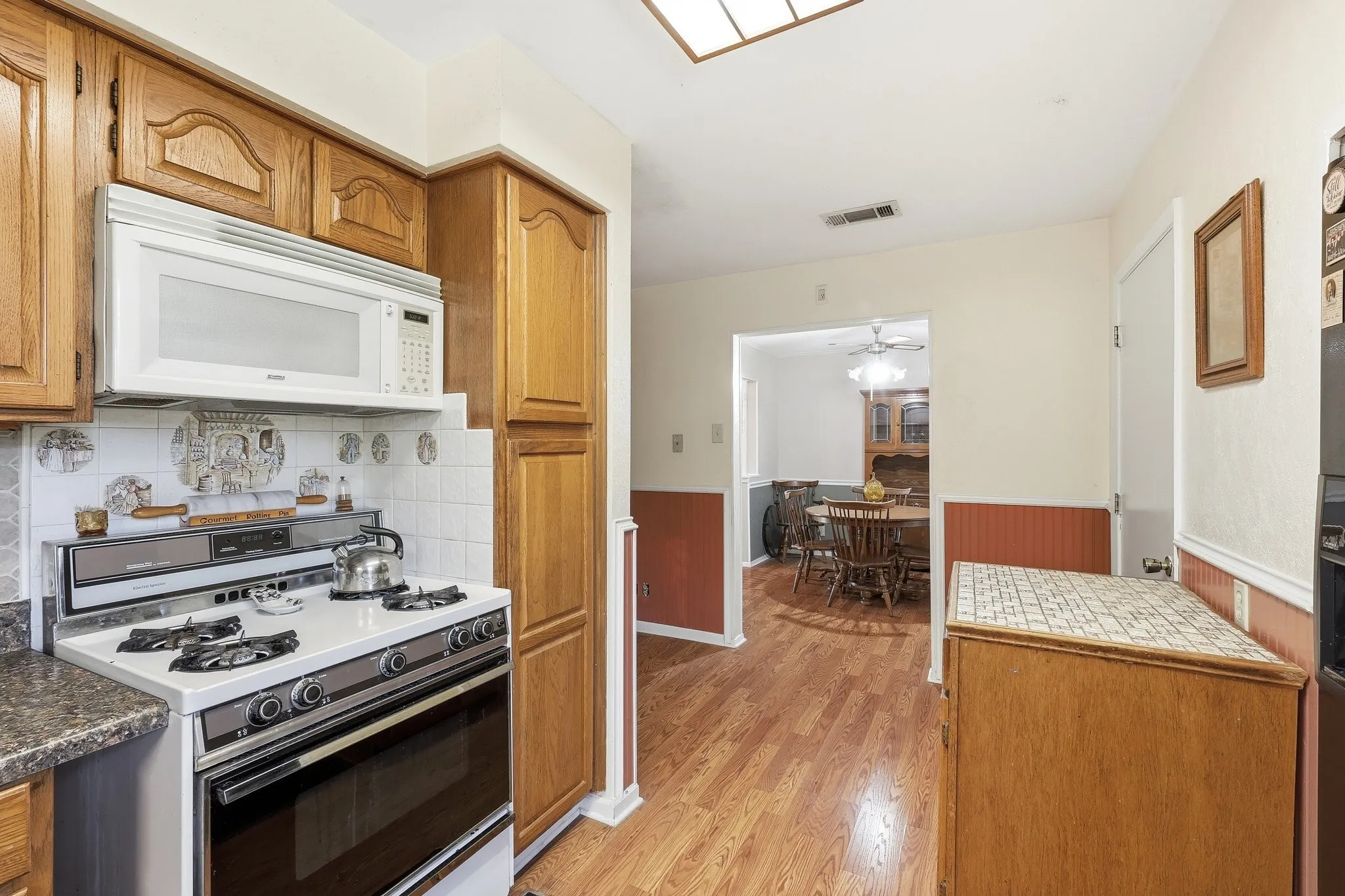 Single Family Residence For Sale in Tarrant County , 1309 De Ridder Avenue, Fort Worth, Texas 76106, 3 Bedroom, 1 Bathroom, Garage spaces, 1,128 Sqft, built in 1959, mls#21266307, Real Estate Agent in Fort Worth, Homes For Sale in Tarrant county, Homes For Sale in Fort Worth, Realtor in Fort Worth Texas, Real Estate Brokerage Independent Realty Texas, Luminita Cordes Realtor