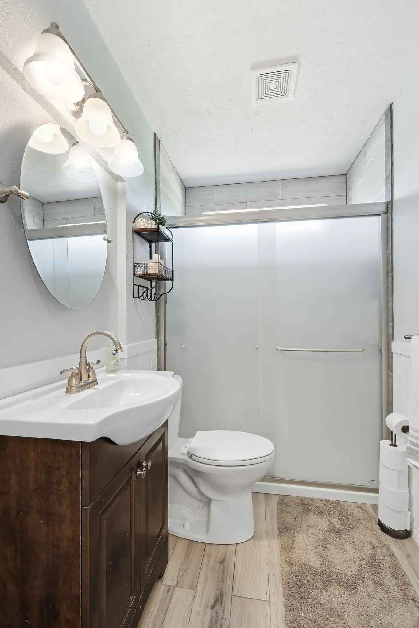 Single Family Residence For Sale in Tarrant County , 1309 De Ridder Avenue, Fort Worth, Texas 76106, 3 Bedroom, 1 Bathroom, Garage spaces, 1,128 Sqft, built in 1959, mls#21266307, Real Estate Agent in Fort Worth, Homes For Sale in Tarrant county, Homes For Sale in Fort Worth, Realtor in Fort Worth Texas, Real Estate Brokerage Independent Realty Texas, Luminita Cordes Realtor